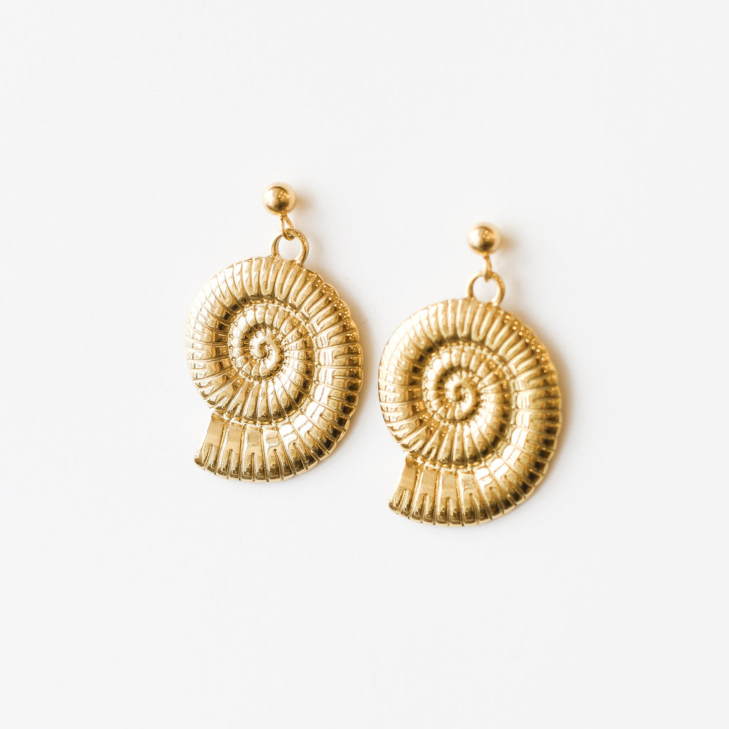 boucle oreille ammonite coquillage doré océan