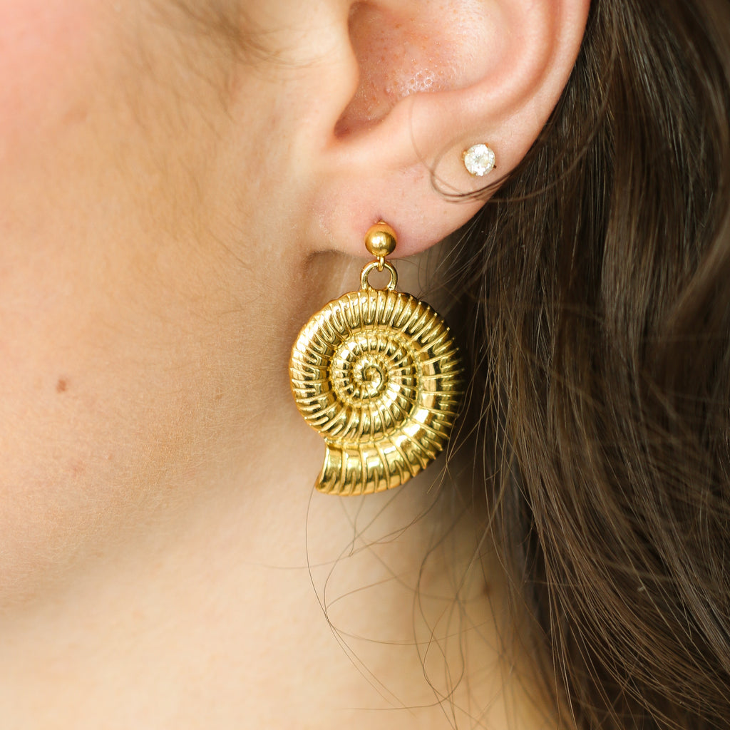 boucle oreille ammonite coquillage doré créatrice