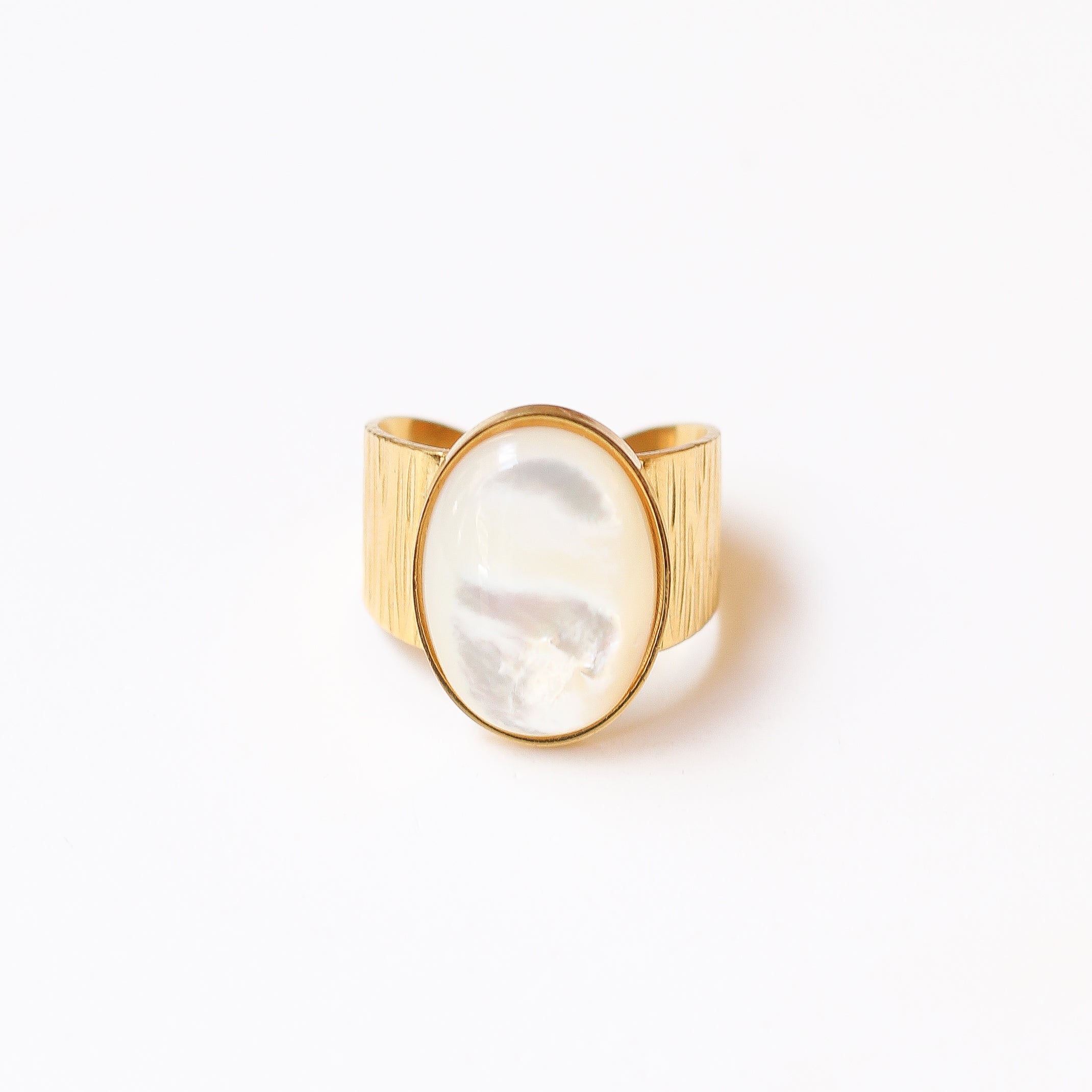 bague grande nacre pierre naturelle blache