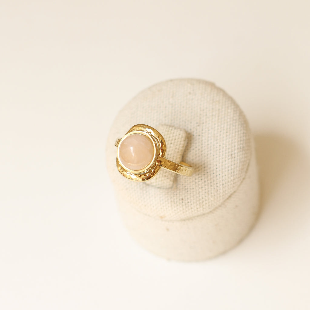 bague quartz rose martelé lithothérapie pierre
