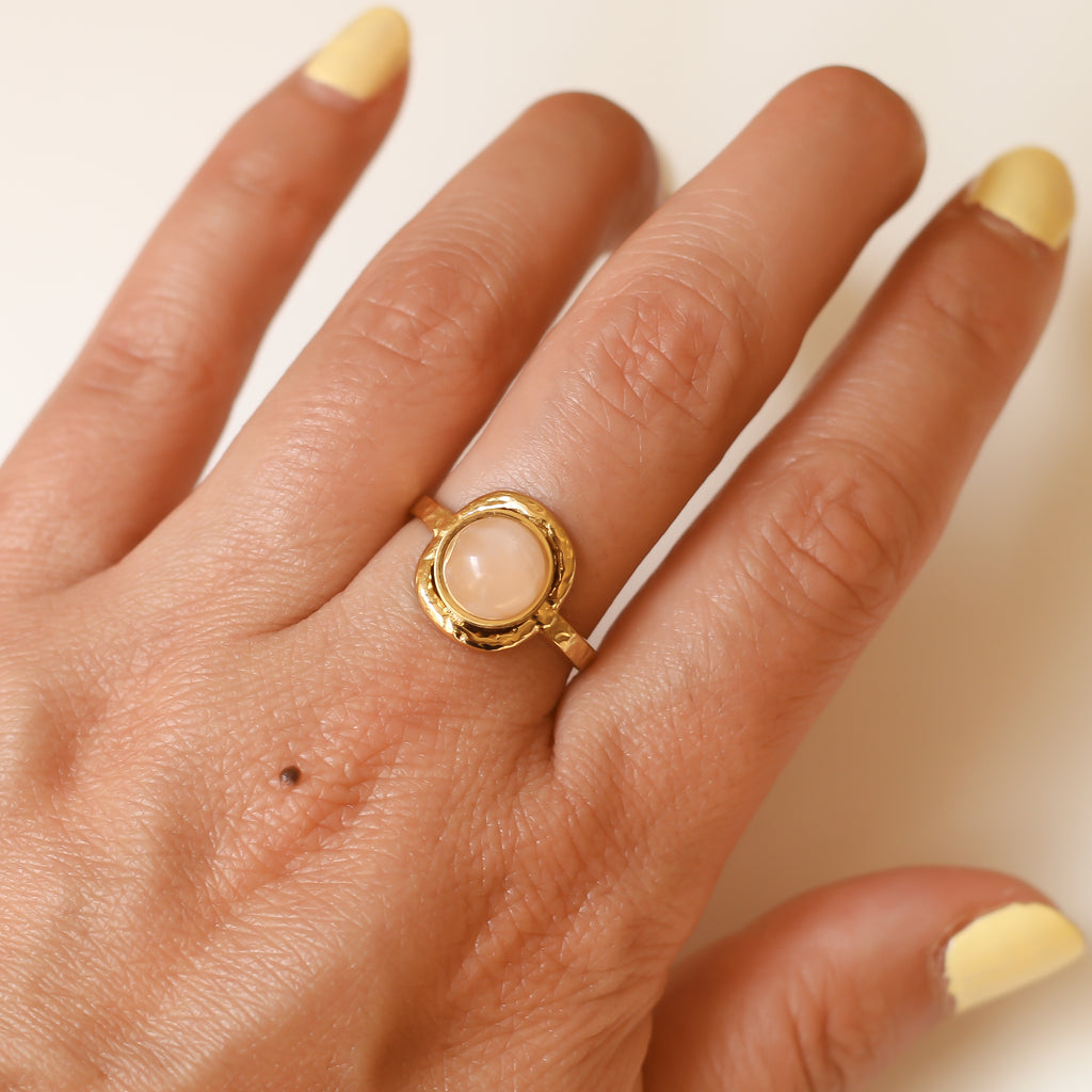 bague quartz rose martelé accessoire féminin