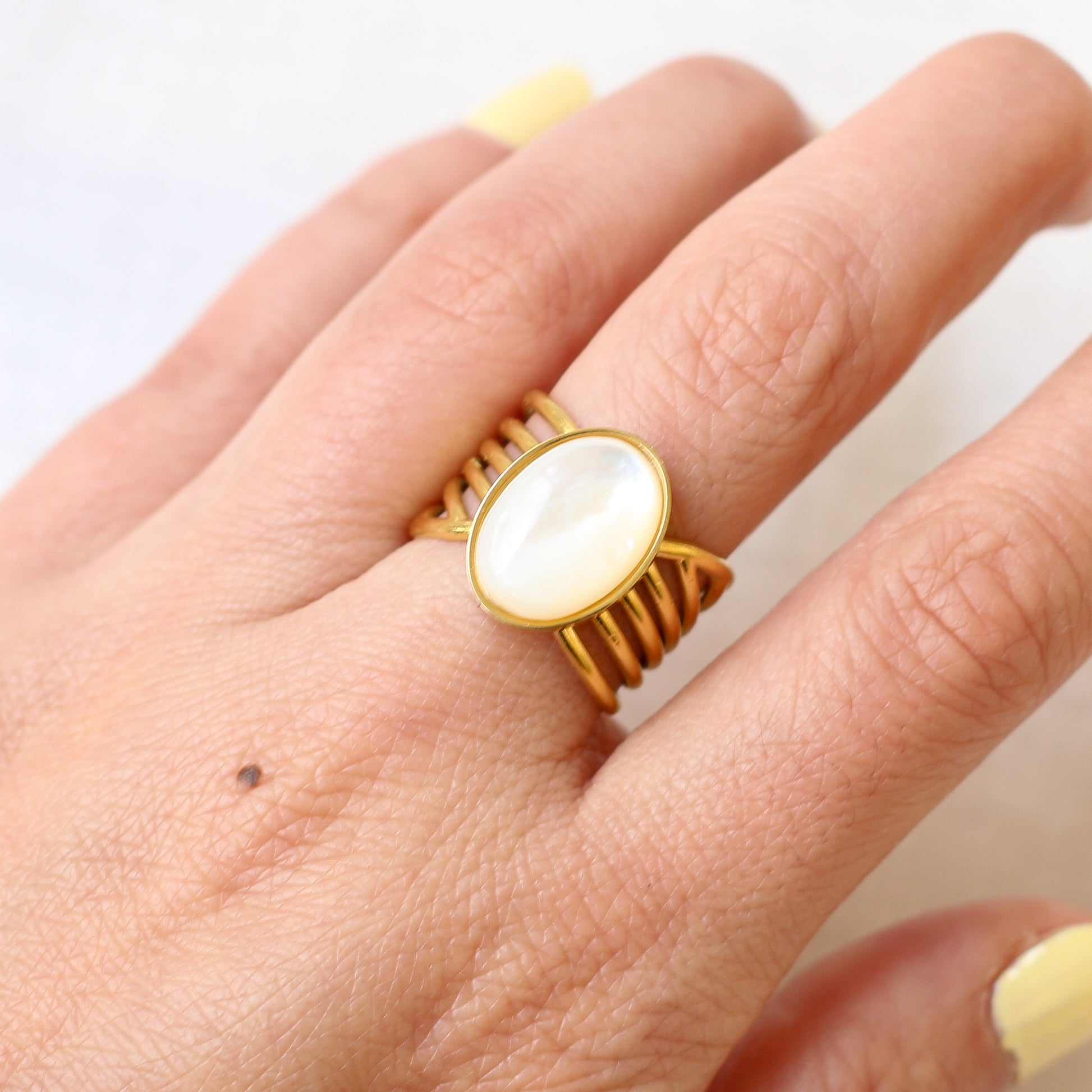 bague nacre vague bijou pierre naturelle