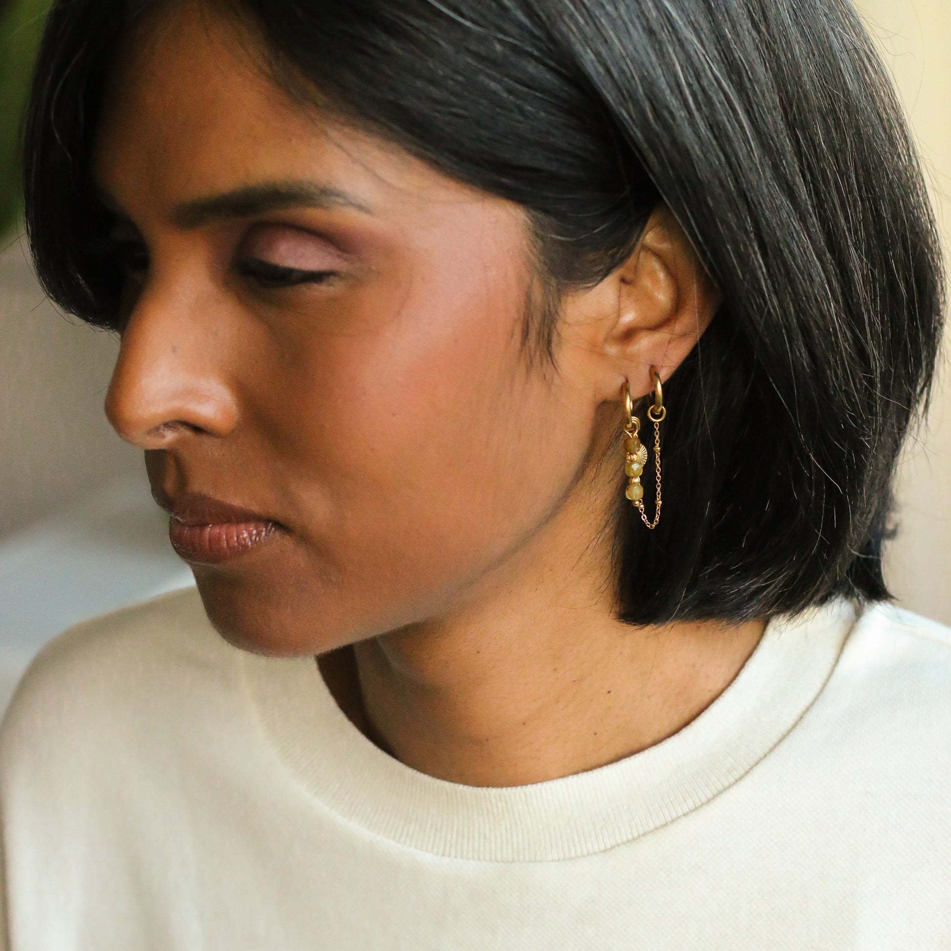 ensemble de boucles assemblées à la main en Grenat vert