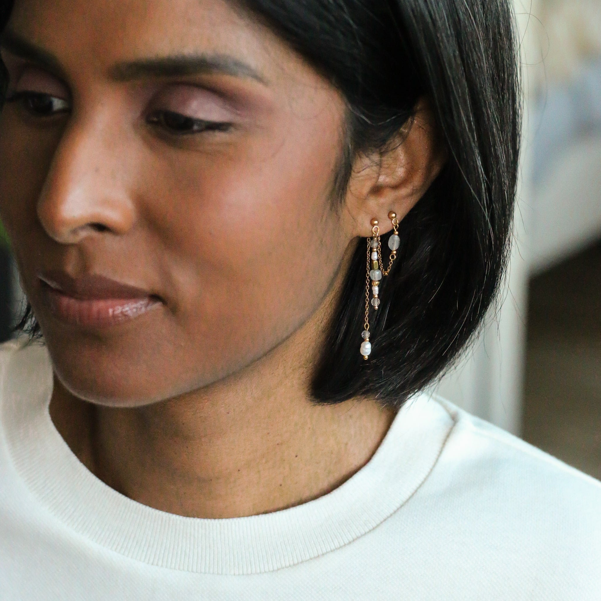duo de boucles d'oreilles Moonlight en Labradorite aux reflets bleus 