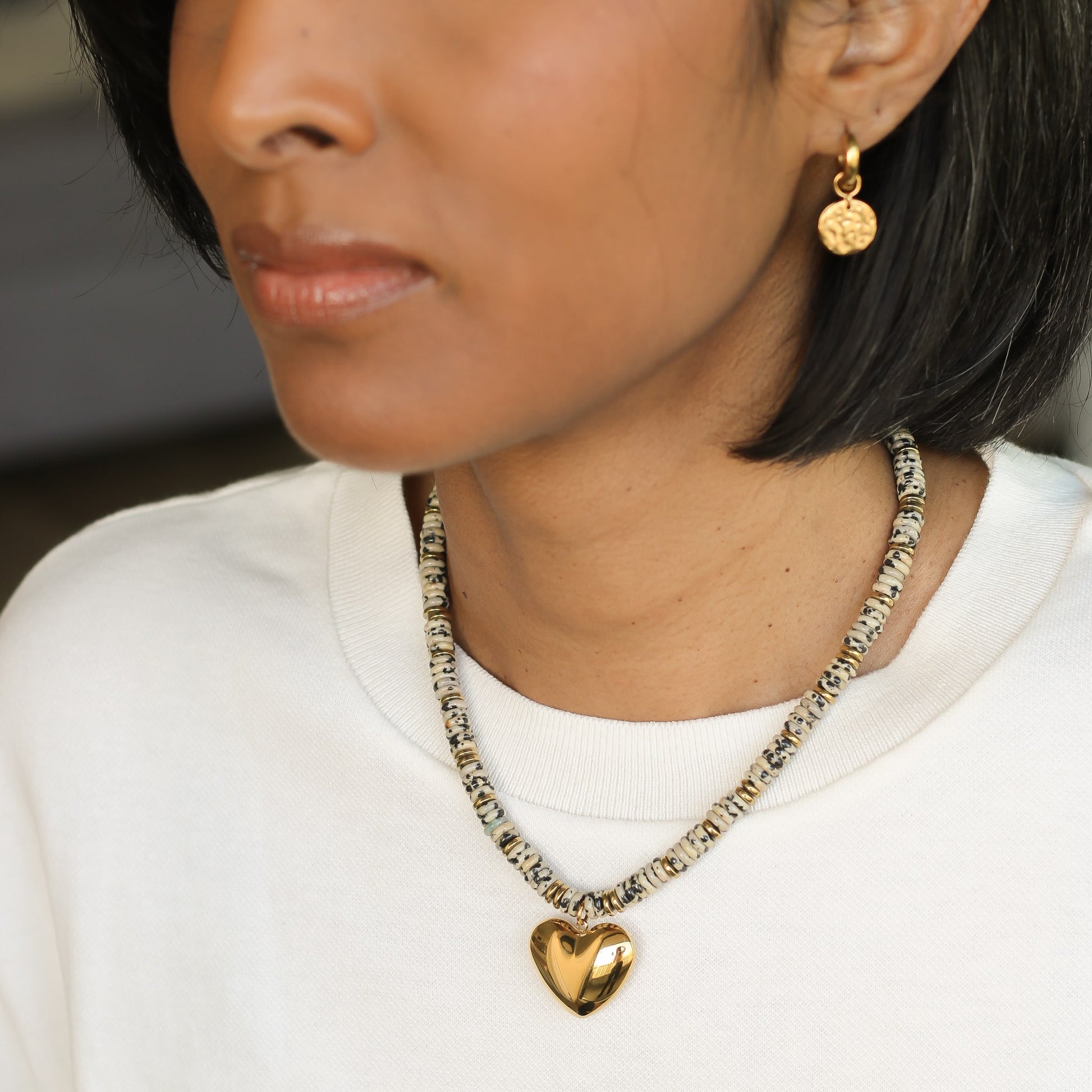 boucles avec médaillon doré martelé le cadeau parfait 