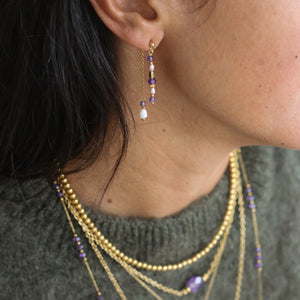 boucles d'oreilles pendantes en acier inoxydable et pierres fines violette