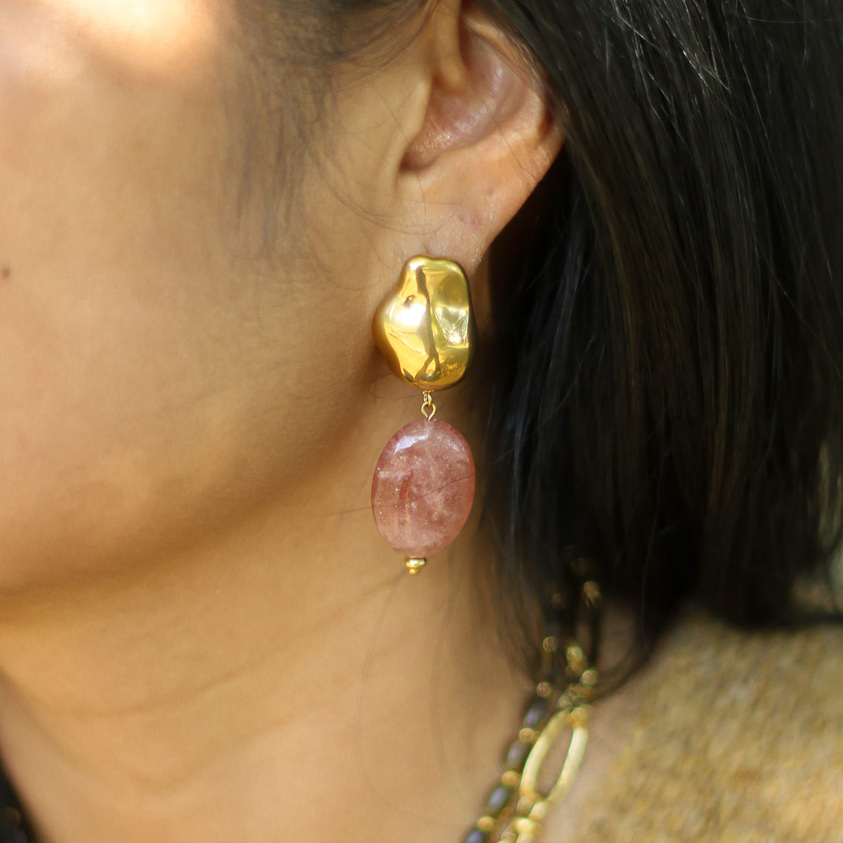 Boucles d'oreilles Quartz fraise martelée