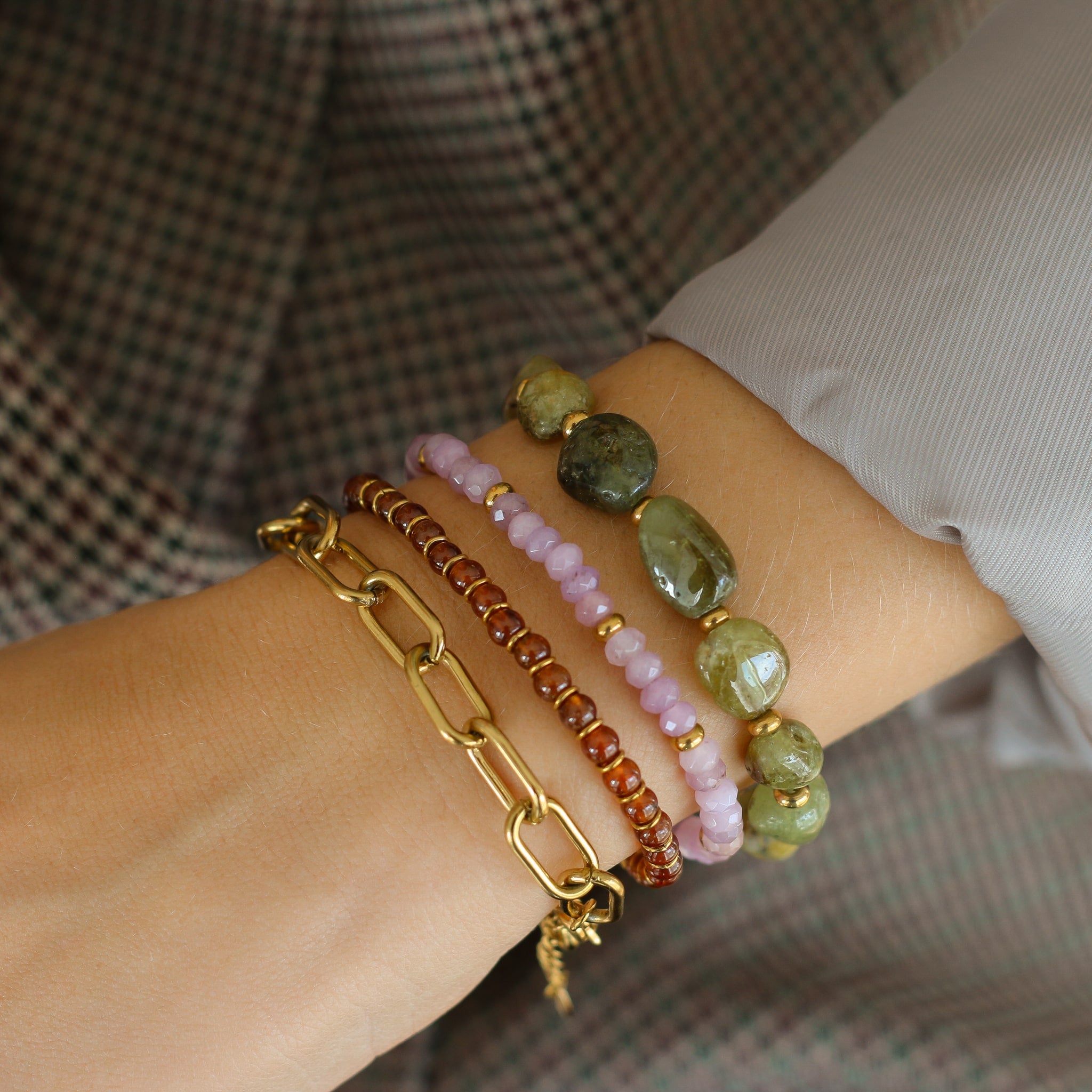 Bracelet en Agate Parme monté à la main à Paris