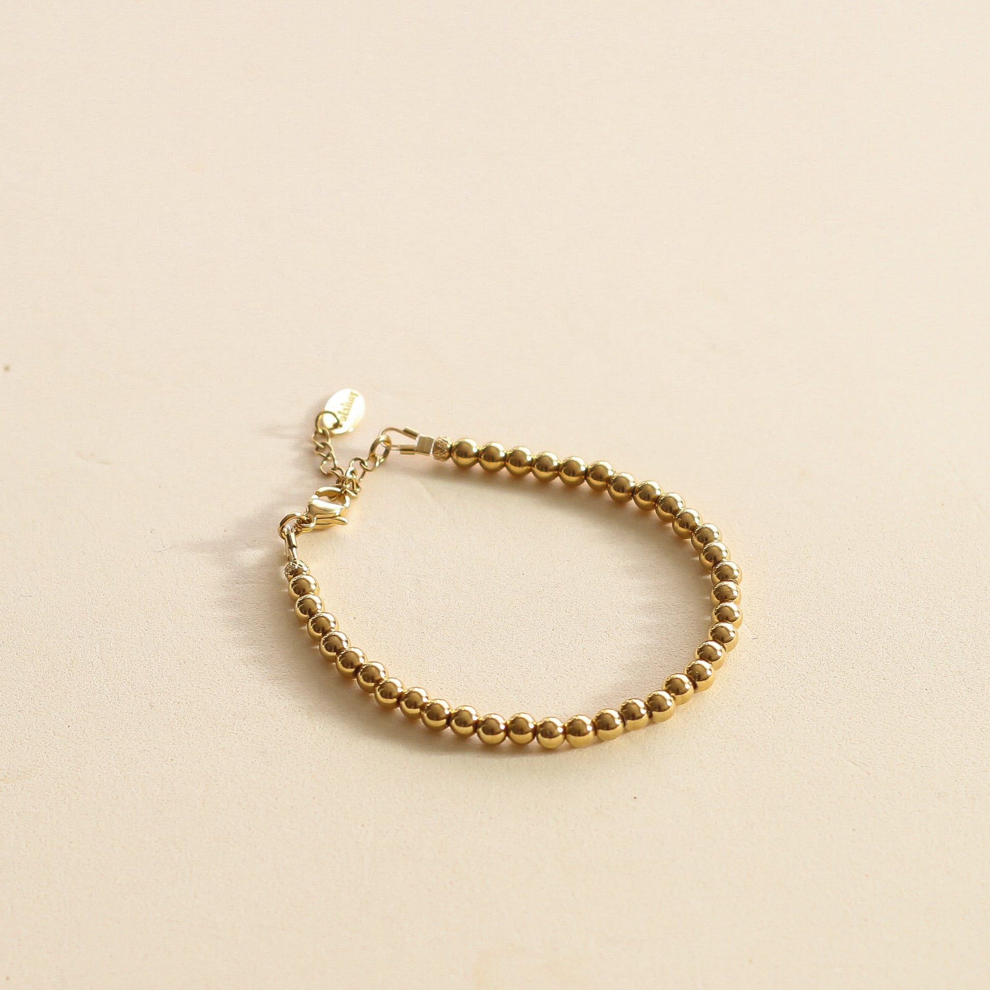 Bracelet Boules Dorées le bijou de la fête des mères 