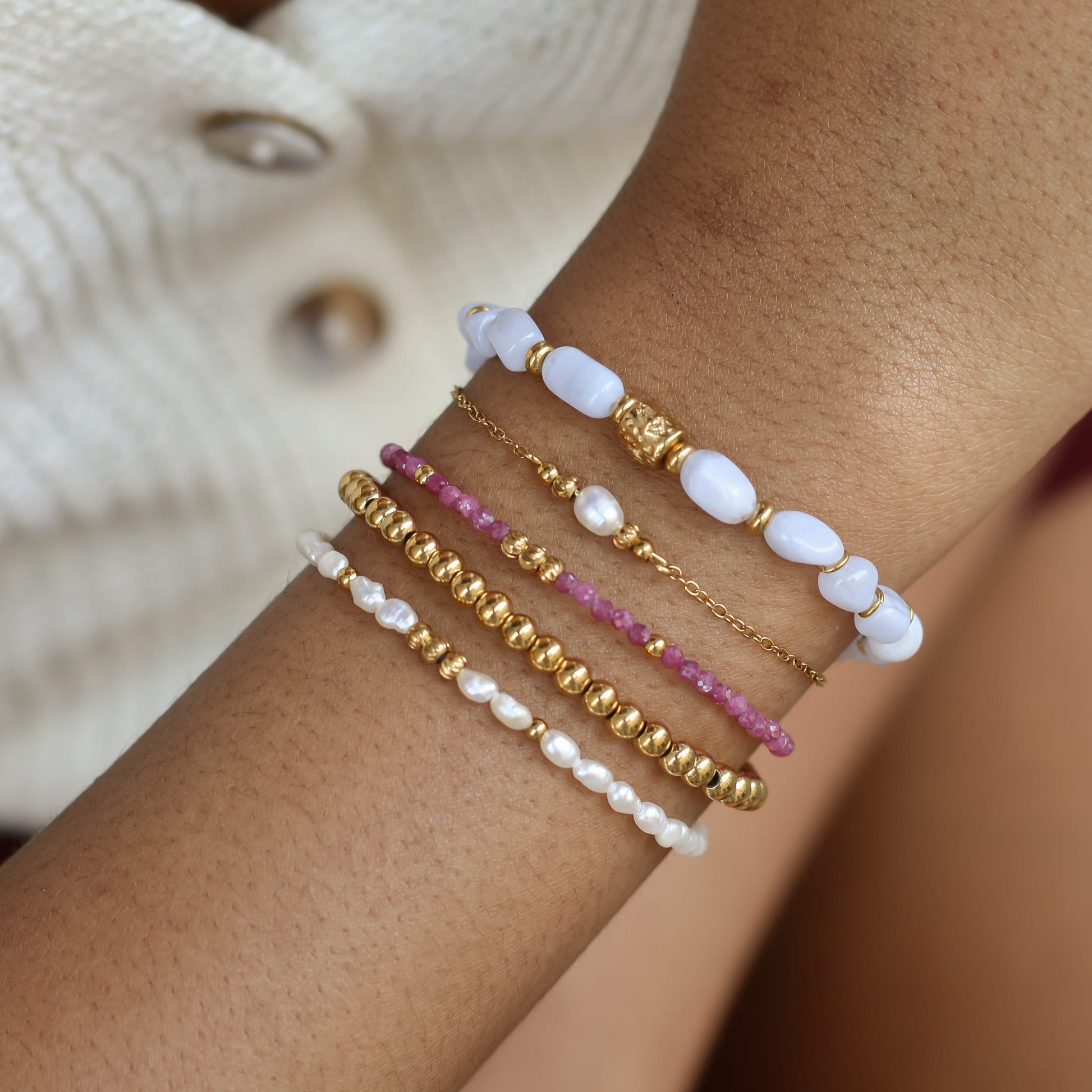 Bracelet en calcédoine bleue, création faite main.