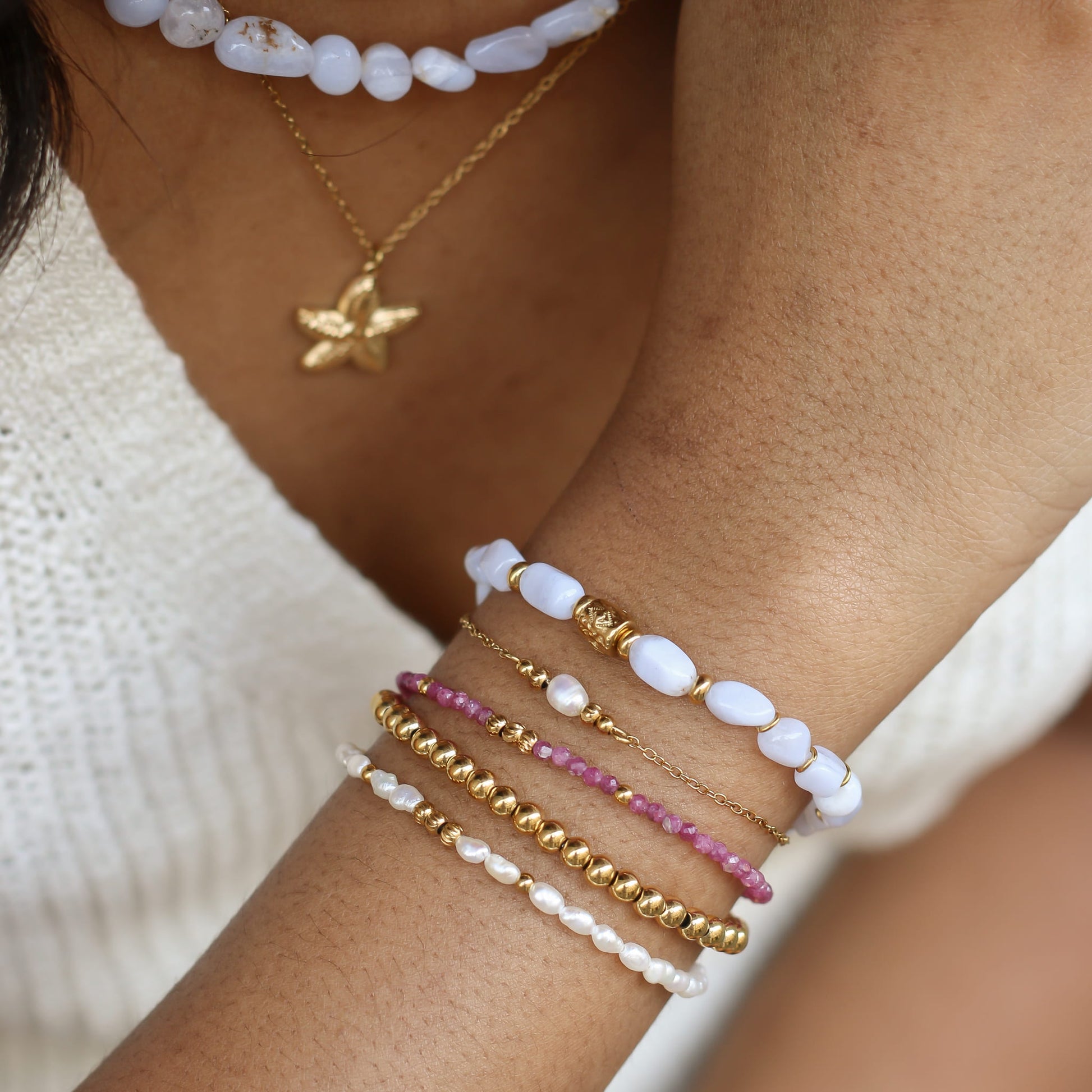 Bracelet en calcédoine bleue, hypoallergénique.