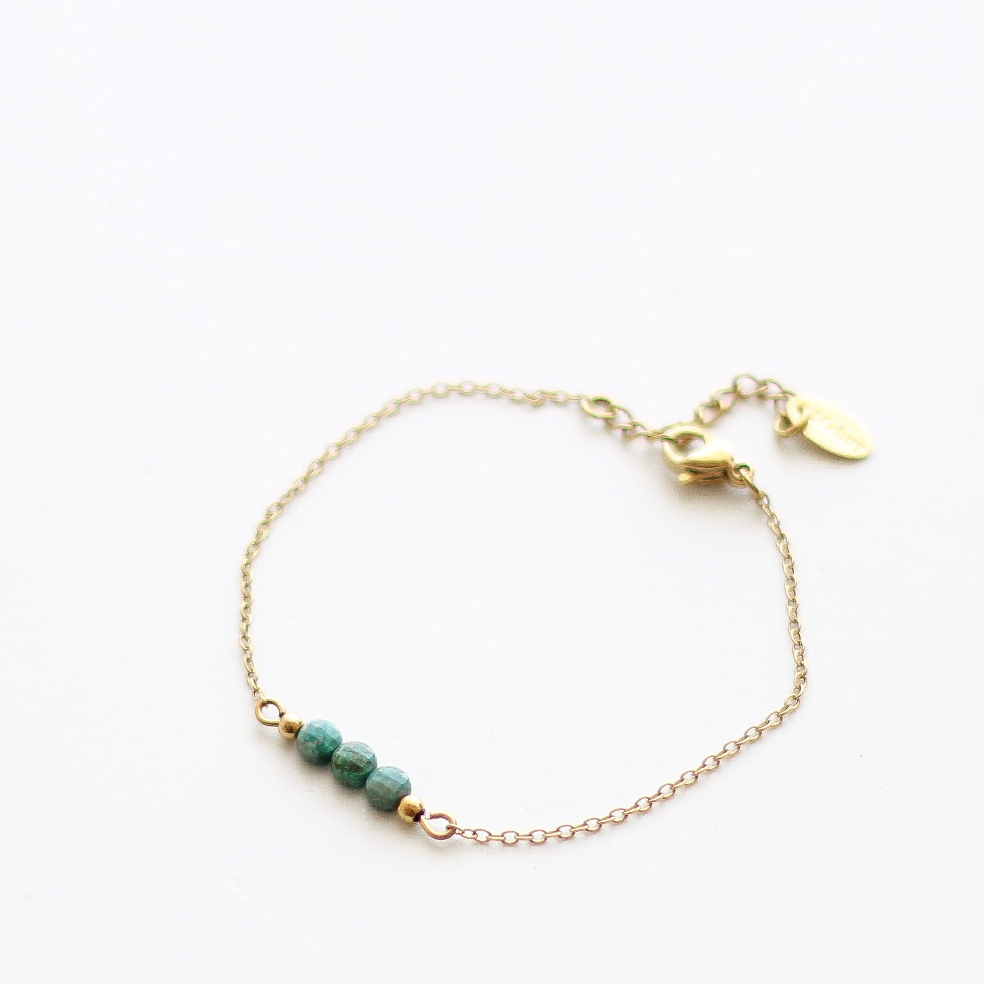 Bracelet en chrysocolle sur chaîne acier inoxydable.