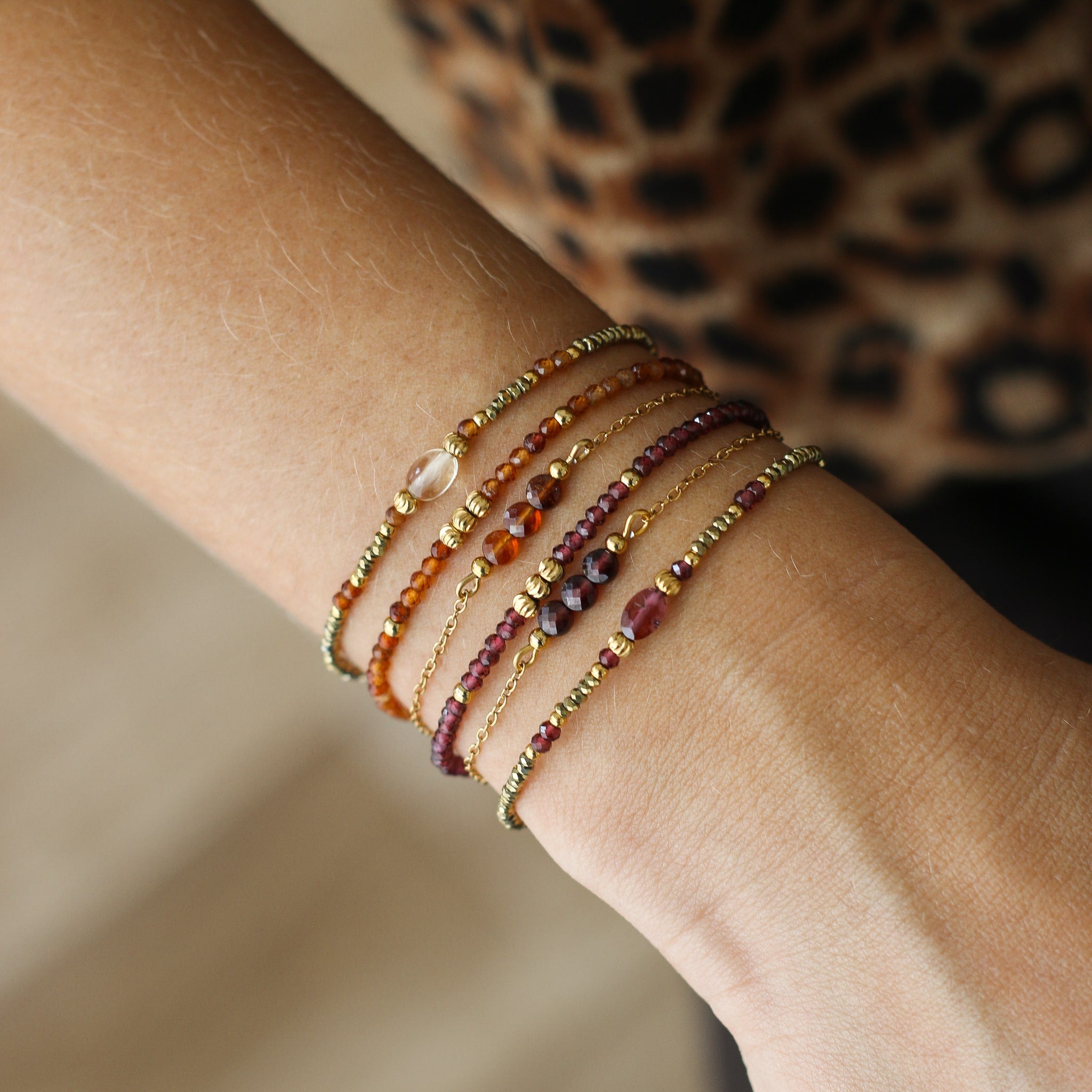 Bracelet perlé Grenat orangé monté à la main