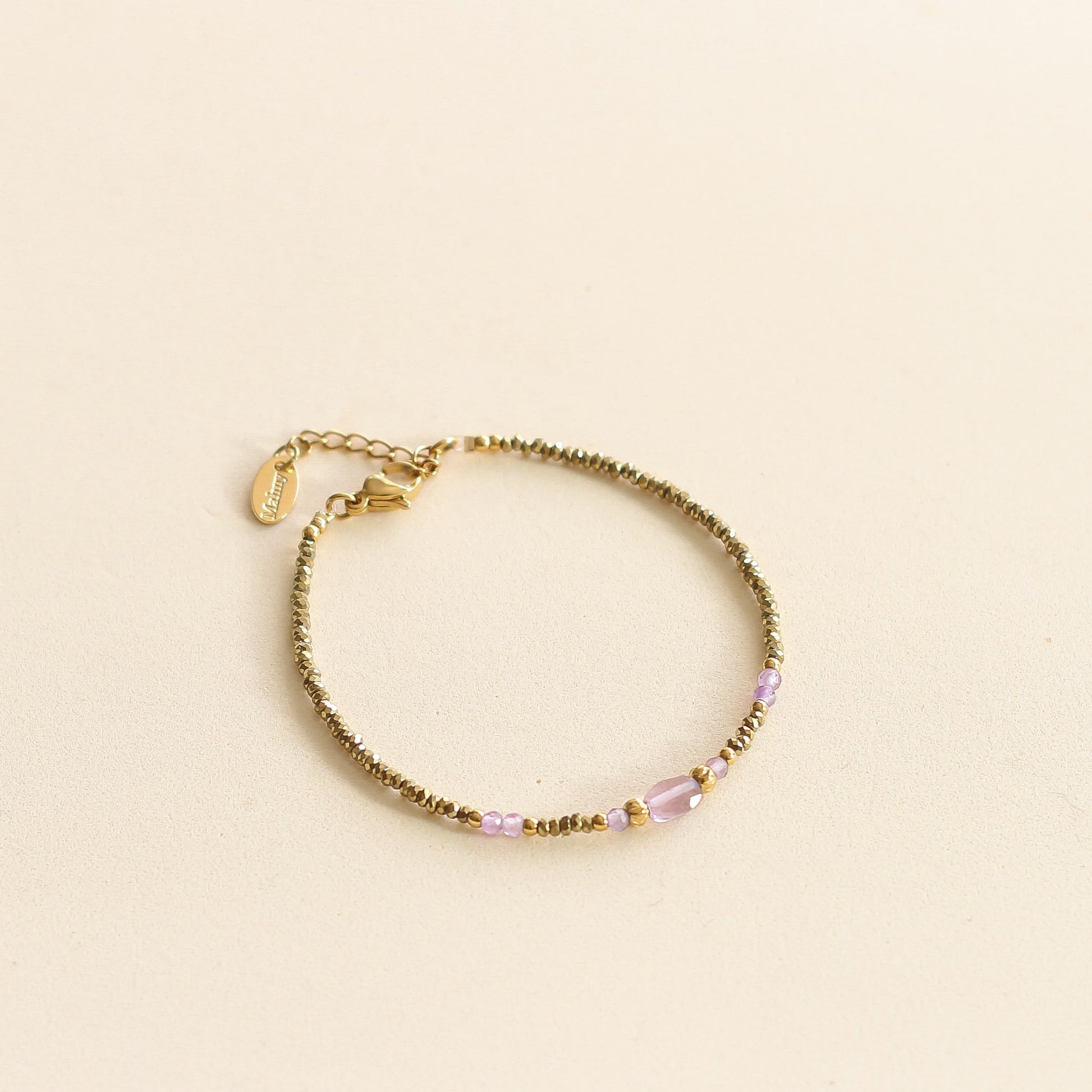 Bracelet Hématite Améthyste assemblé à la main dans un atelier parisien