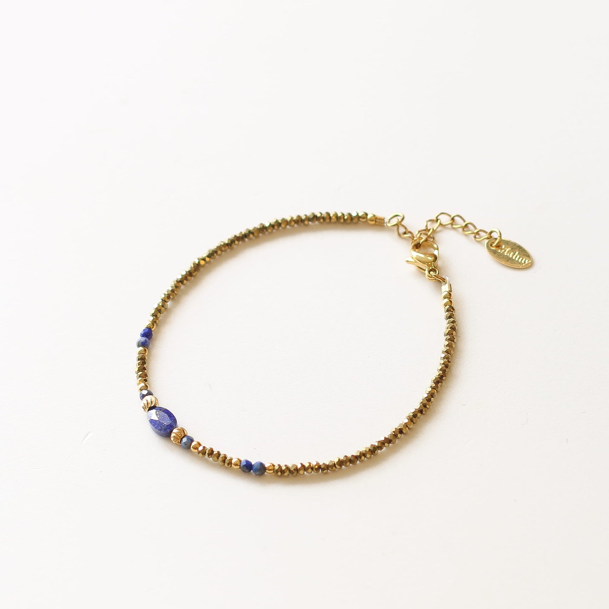 Bracelet Lapis Lazuli Hématite, détail des pierres, pierre véritable, signé Mahny.