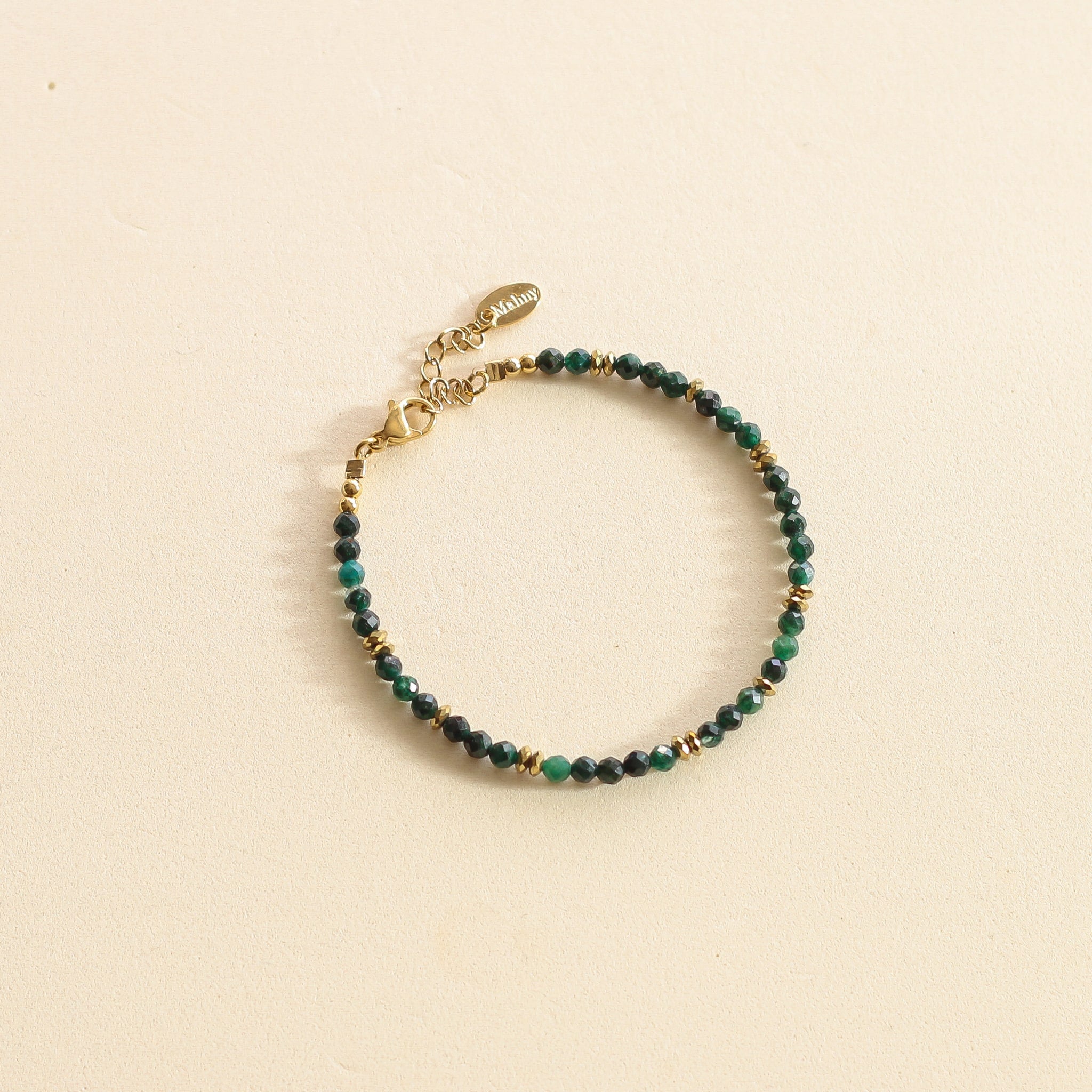Bracelet perlé en Jade verte avec des billes dorées