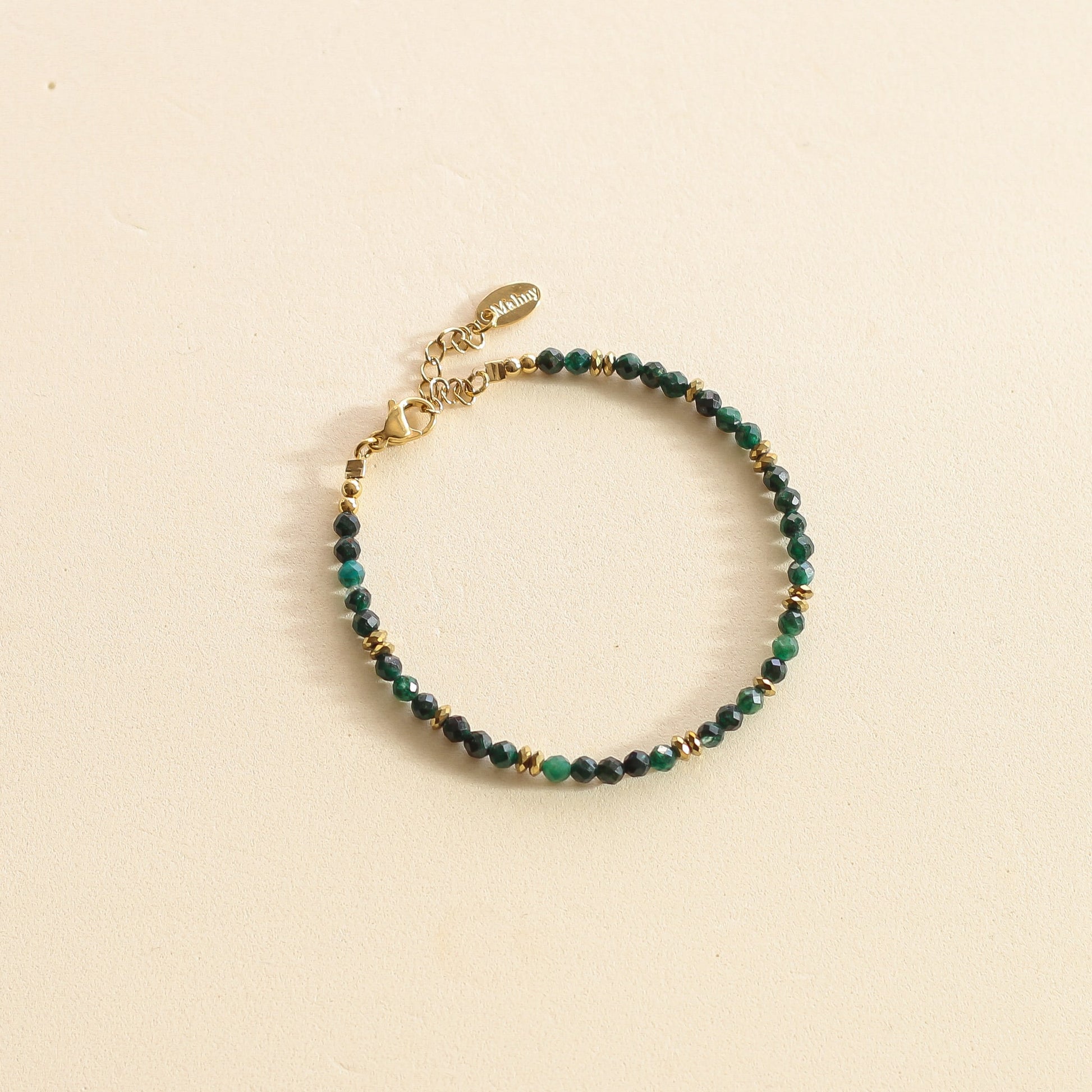 Bracelet perlé en Jade verte avec des billes dorées