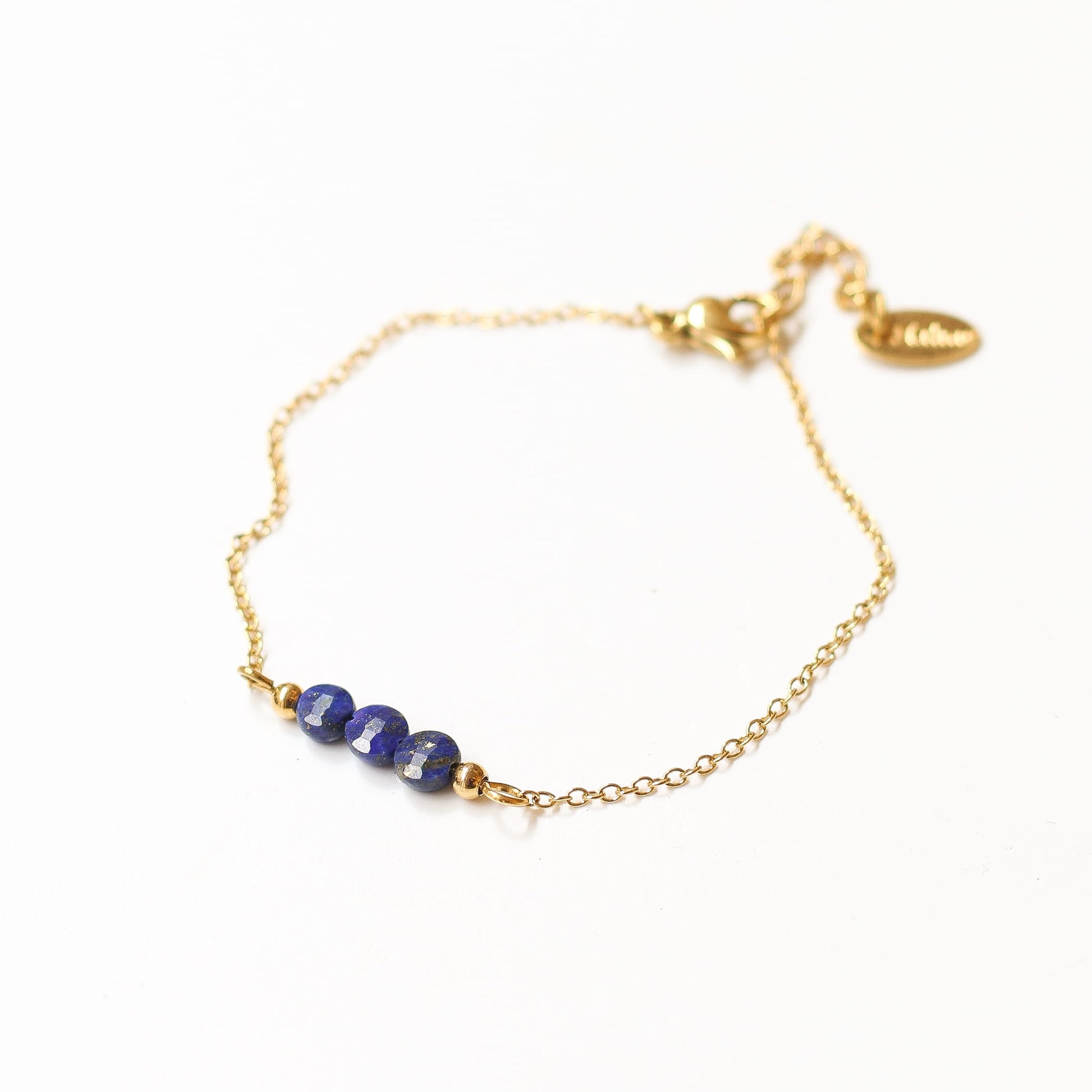 Bracelet Lapis Lazuli 3 perles, détail des pierres, pierre véritable, signé Mahny.