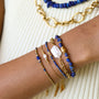 Bracelet Lapis Lazuli perlé fin, détail de la chaîne dorée, pierre véritable, signé Mahny.