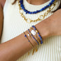 Bracelet Lapis Lazuli perlé fin, vue alternative, bijou femme pierres naturelles Mahny.