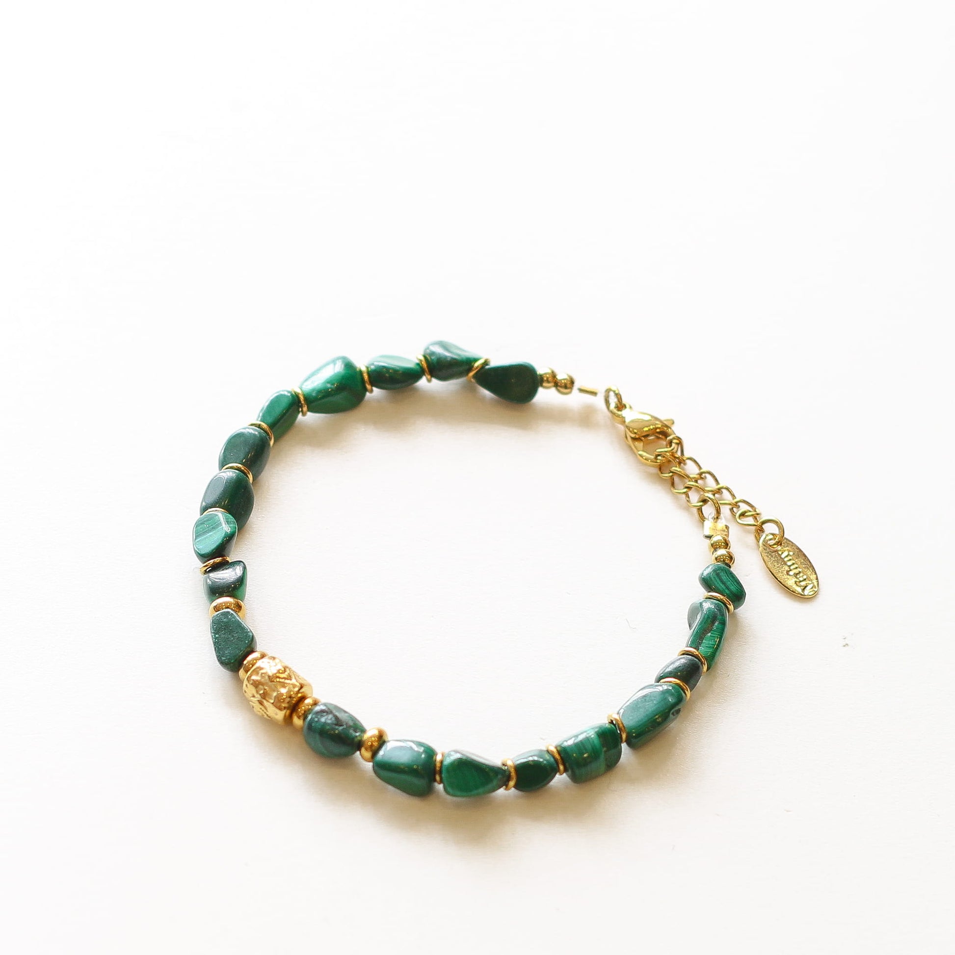 Bracelet Malachite pierre, détail des pierres, bijou femme pierres naturelles Mahny.