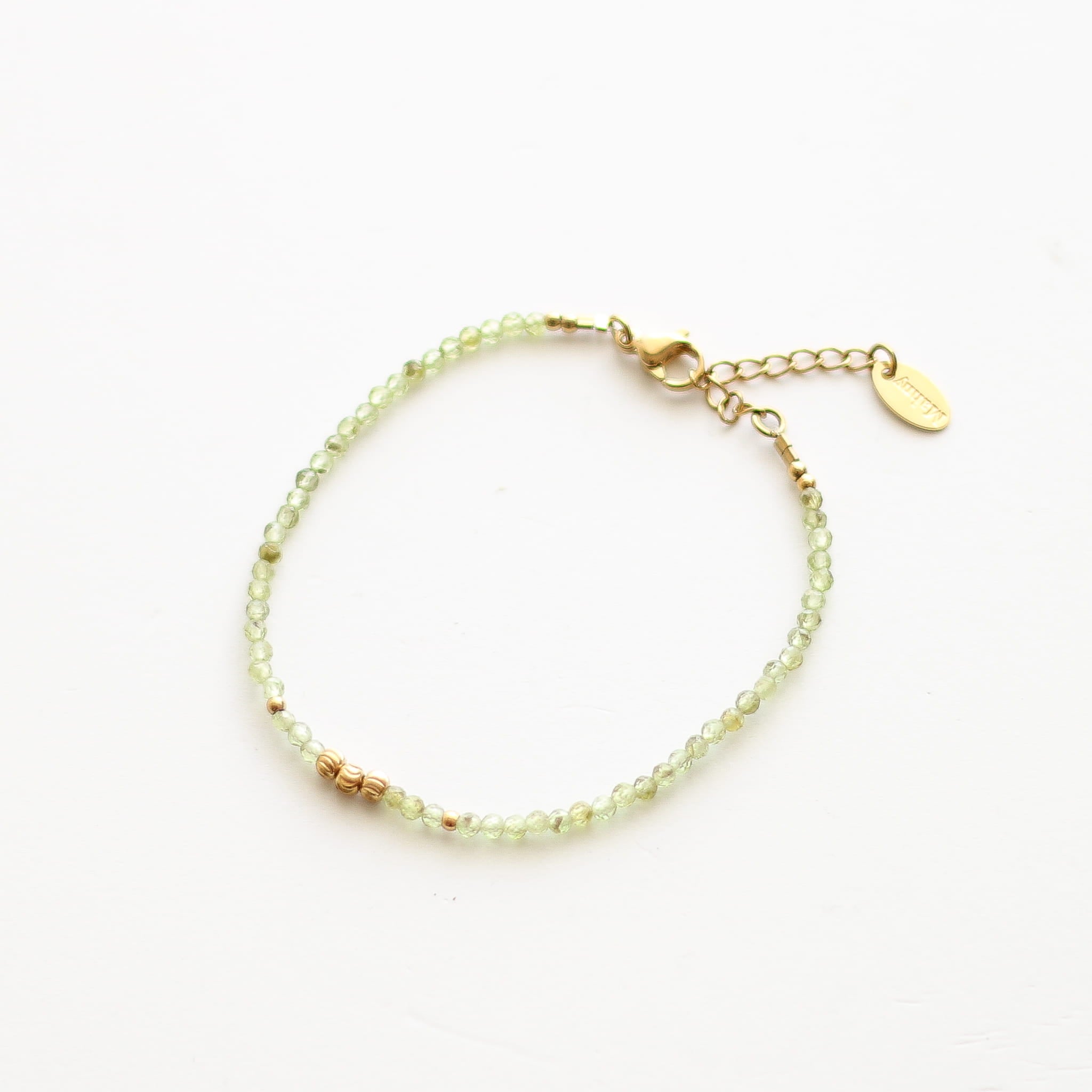 Bracelet en péridot vert, création faite main.