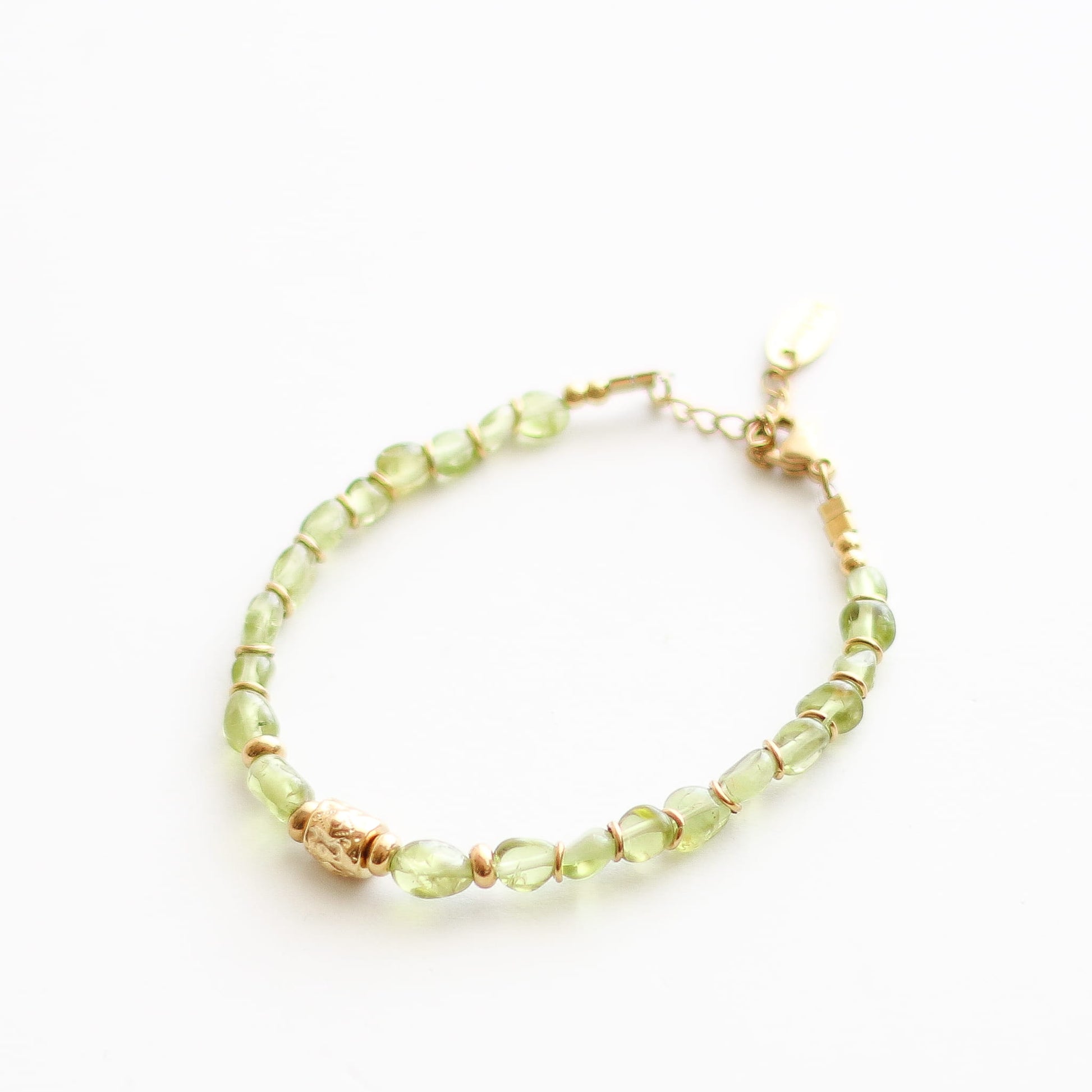 Bracelet en péridot vert, pierre naturelle fine.