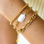 Bracelet perles dorées, vue rapprochée, Mahny bijoux pierres naturelles.