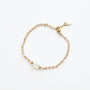 Bracelet en préhnite verte sur chaîne acier inoxydable.