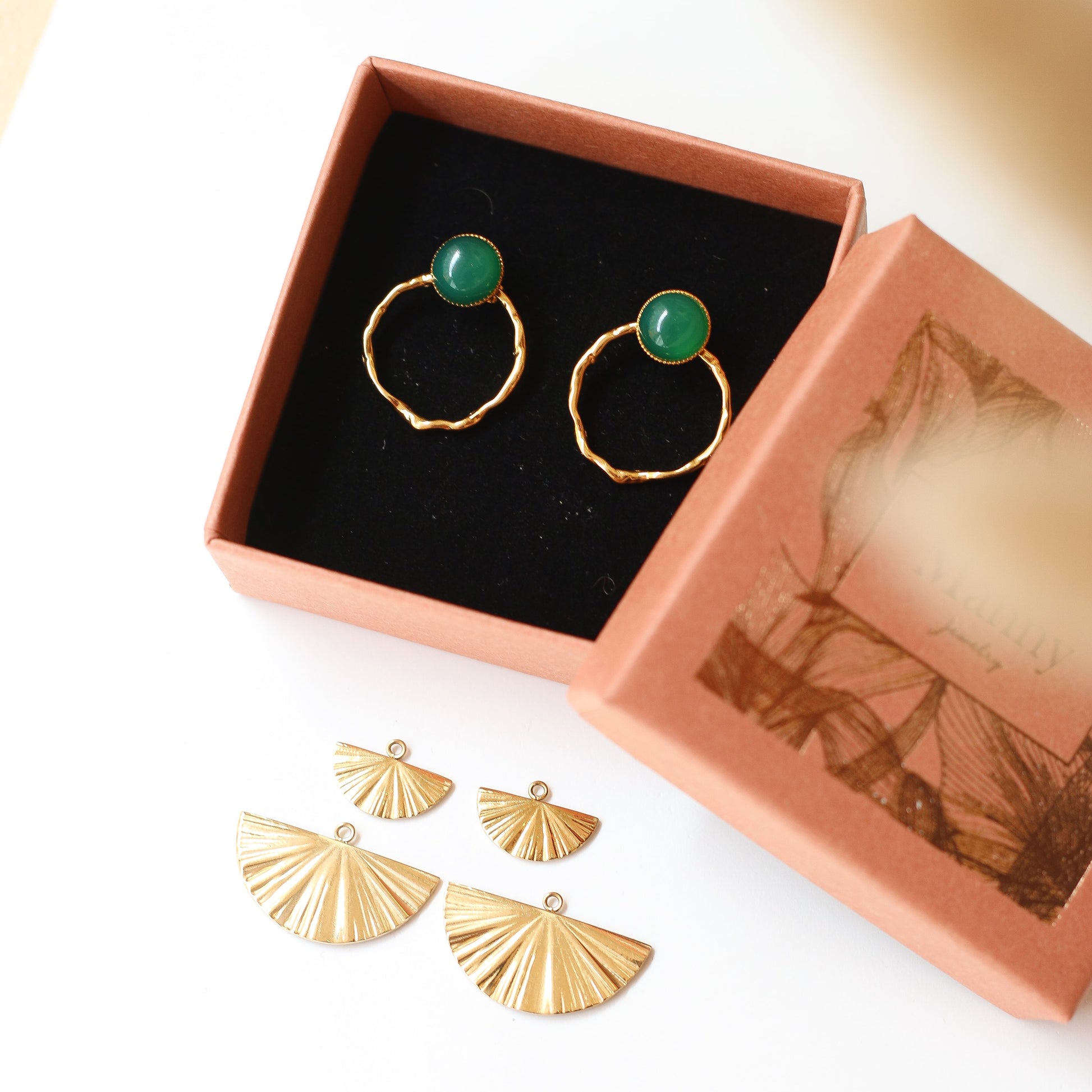 1. Coffret boucles Pampilles interchangeables - Mahny Jewelry