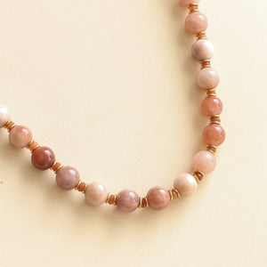 collier en perles d'Agate et d'Aragonite teintées fait main en France