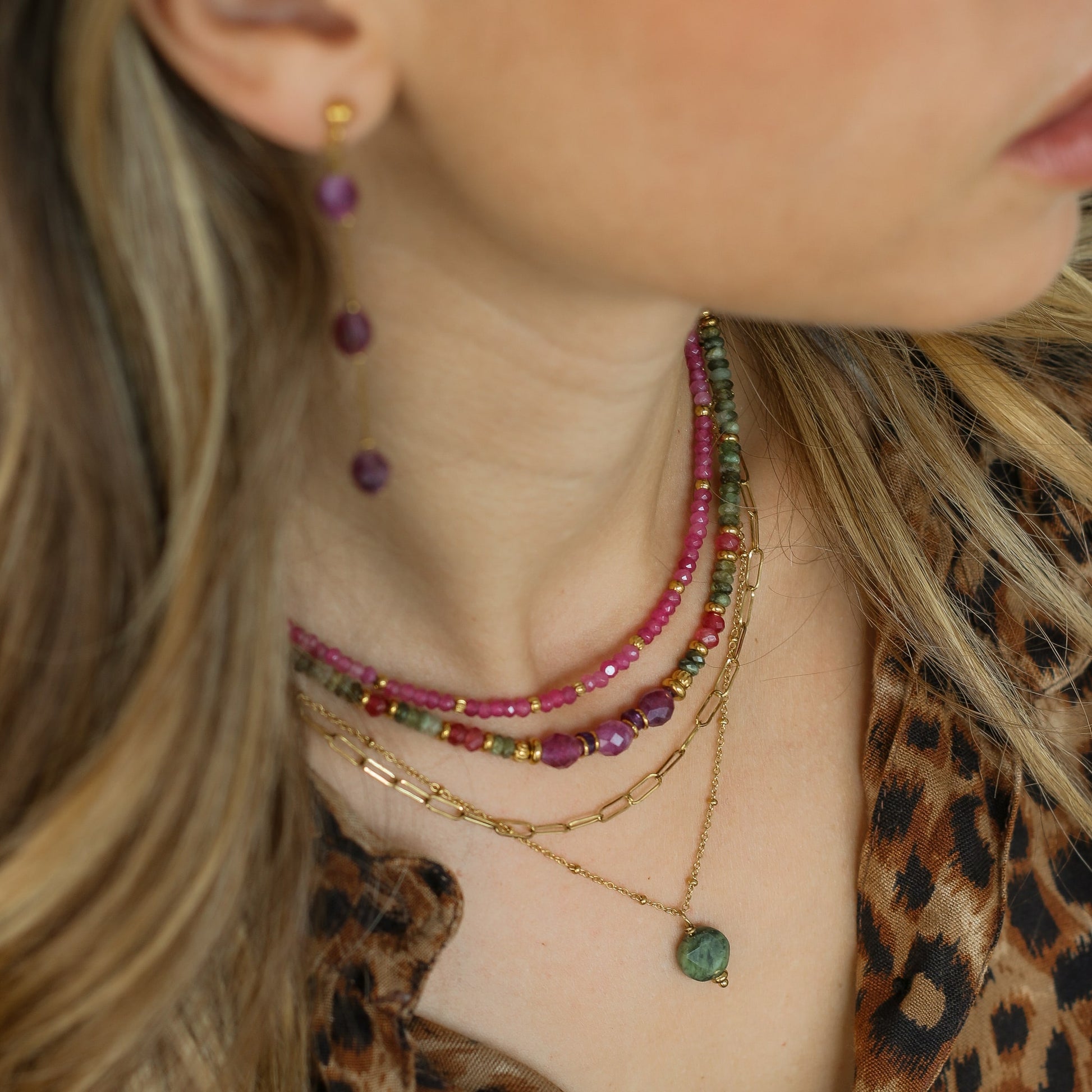 le collier à superposé, le rose de l'Agate fuschia super trendy 