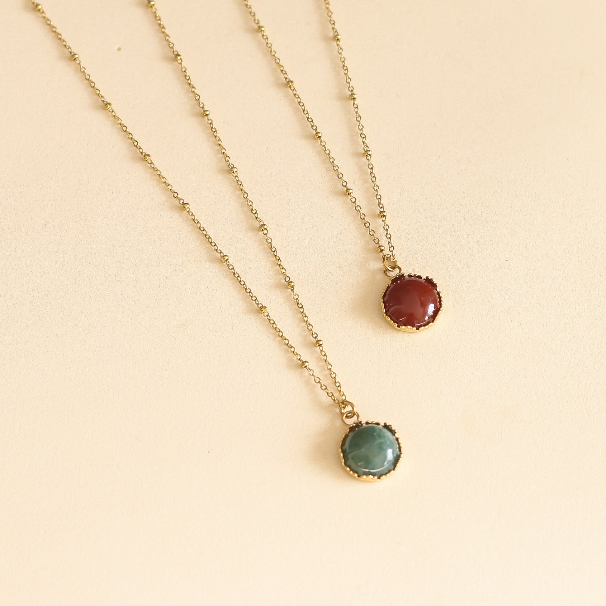 offrez le look printanier avec ce collier en Agate mousse verte 