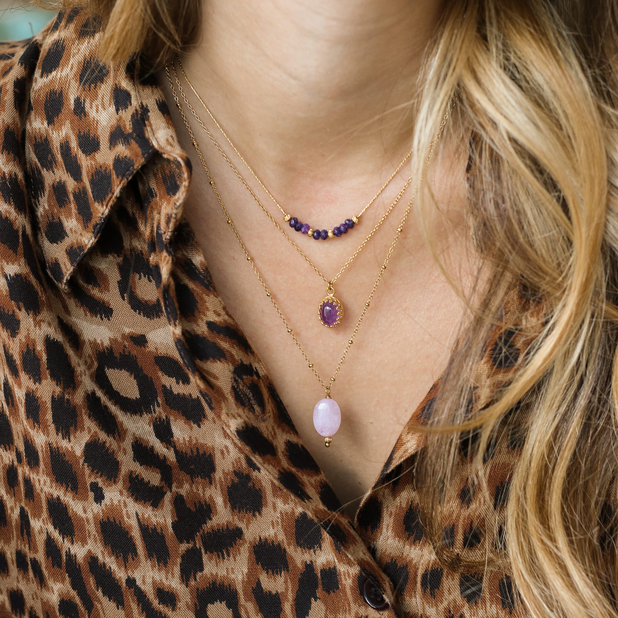 pendentif en Améthyste naturelle et chaine fine en acier inoxydable 