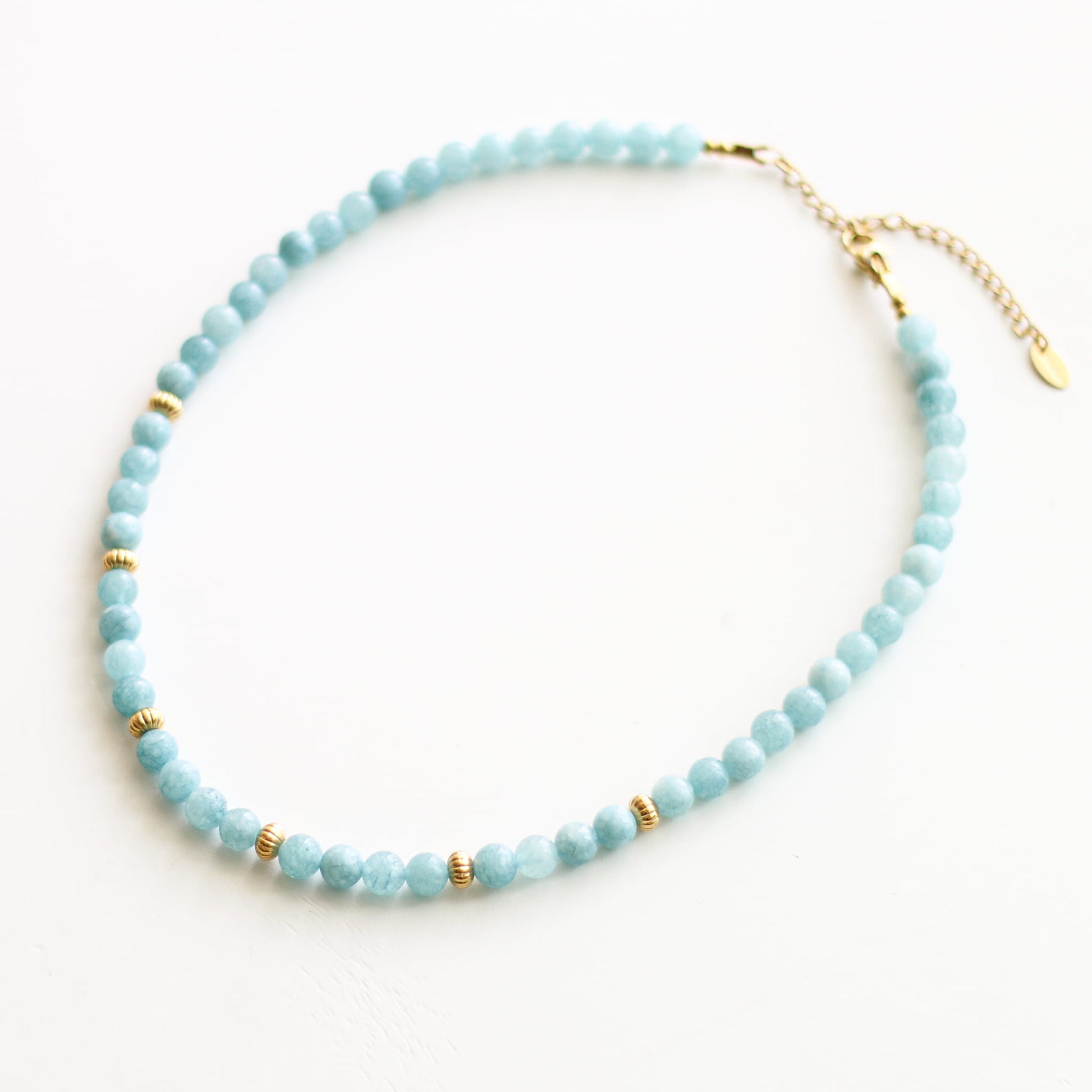 Collier en aragonite bleue, bijou femme.