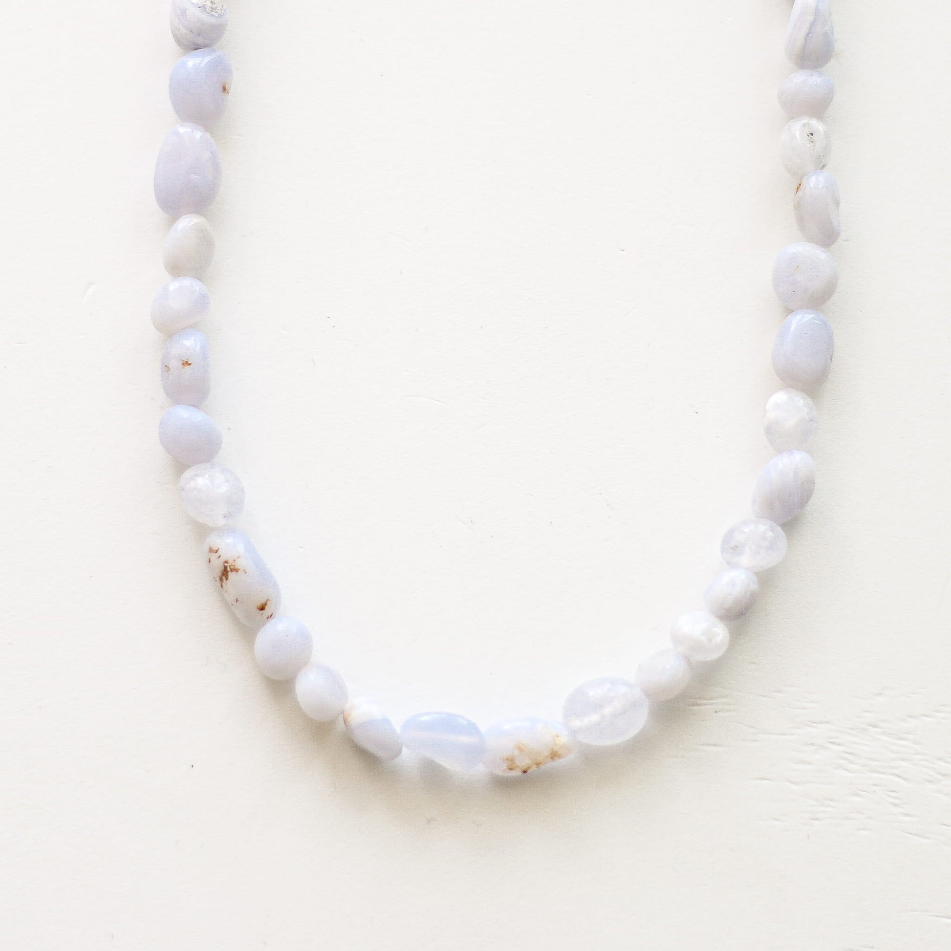 Collier en calcédoine bleue, bijou femme.