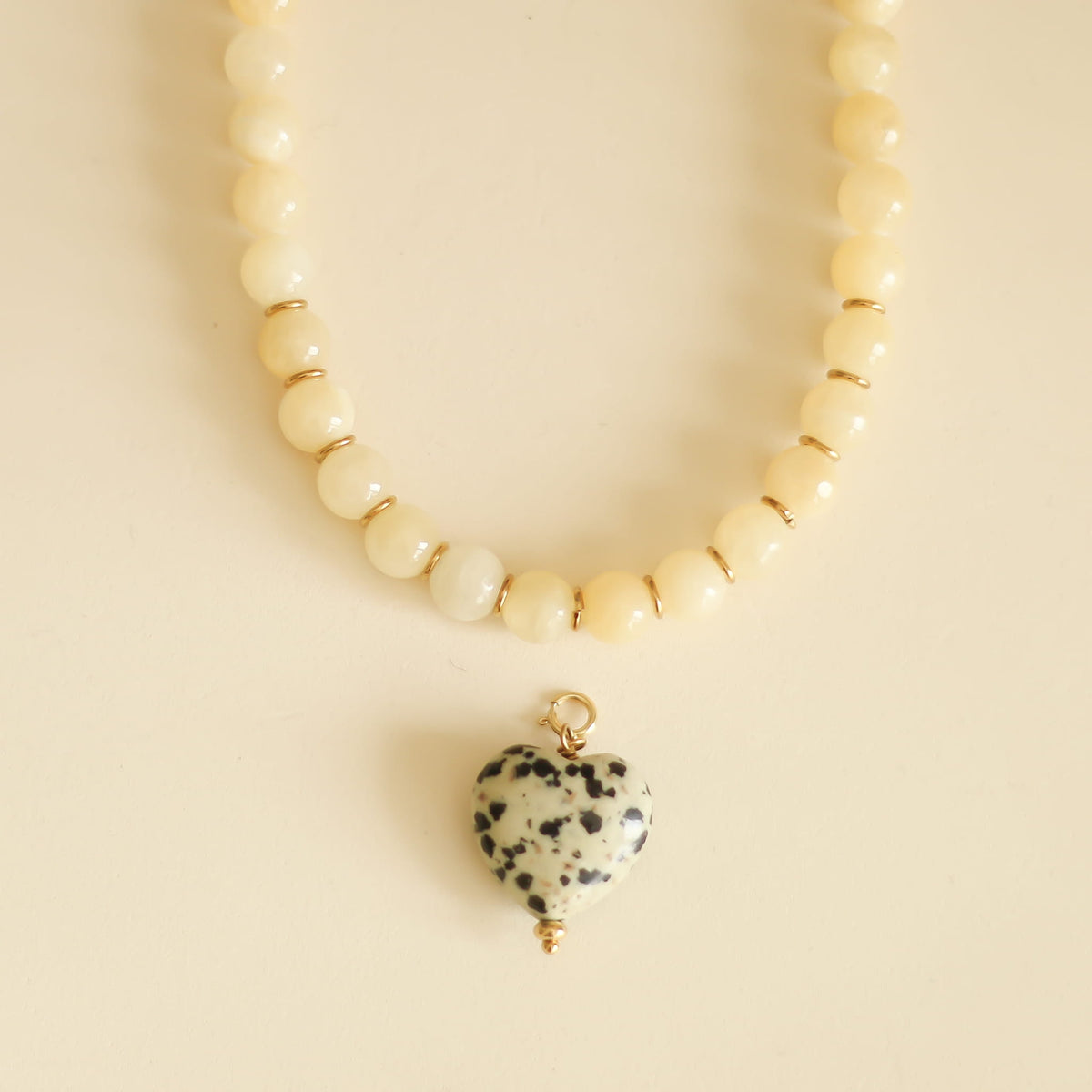 Collier Calcédoine jaune et Jaspe Dalmatien coeur