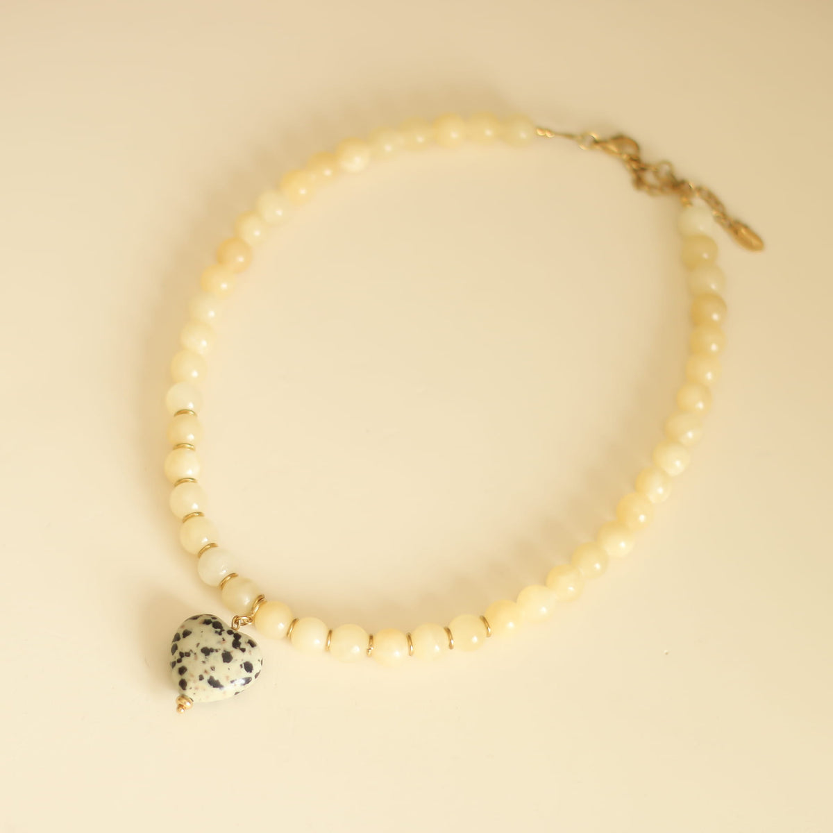 Collier Calcédoine jaune et Jaspe Dalmatien coeur