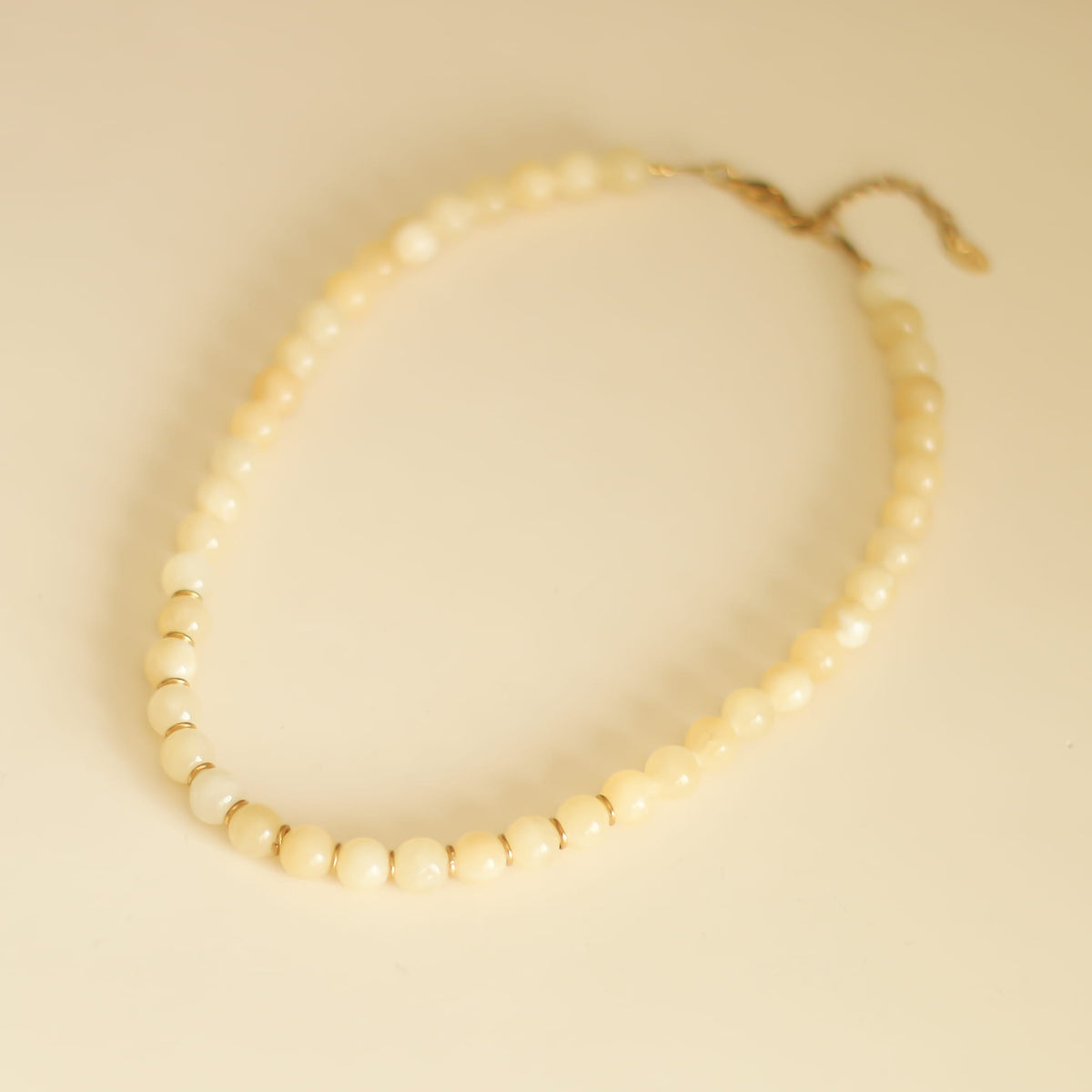 Collier Calcédoine jaune et Jaspe Dalmatien coeur