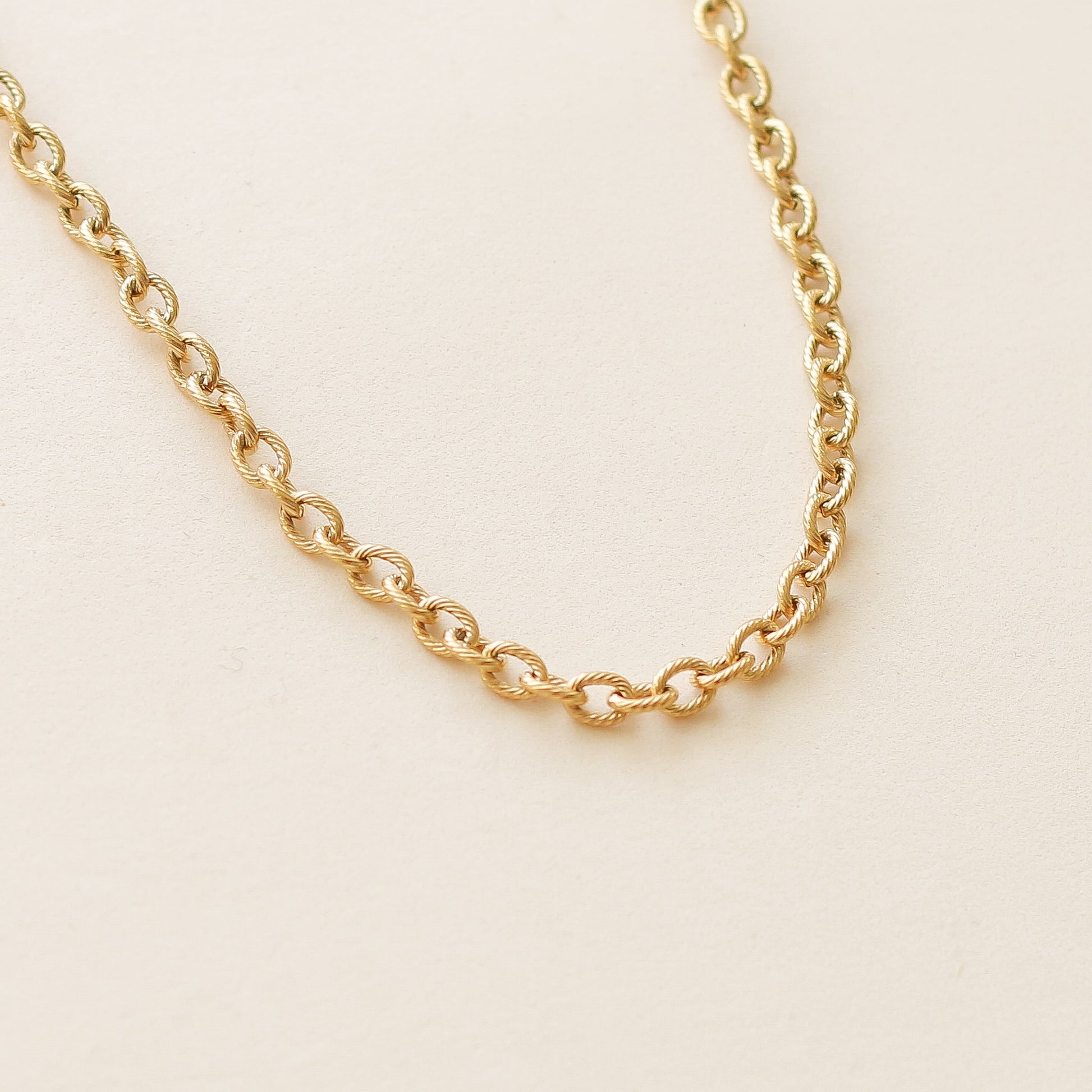 collier en chaine cordage dorée tendance