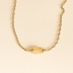 Collier en chaîne dorée et pierre de Citrine 