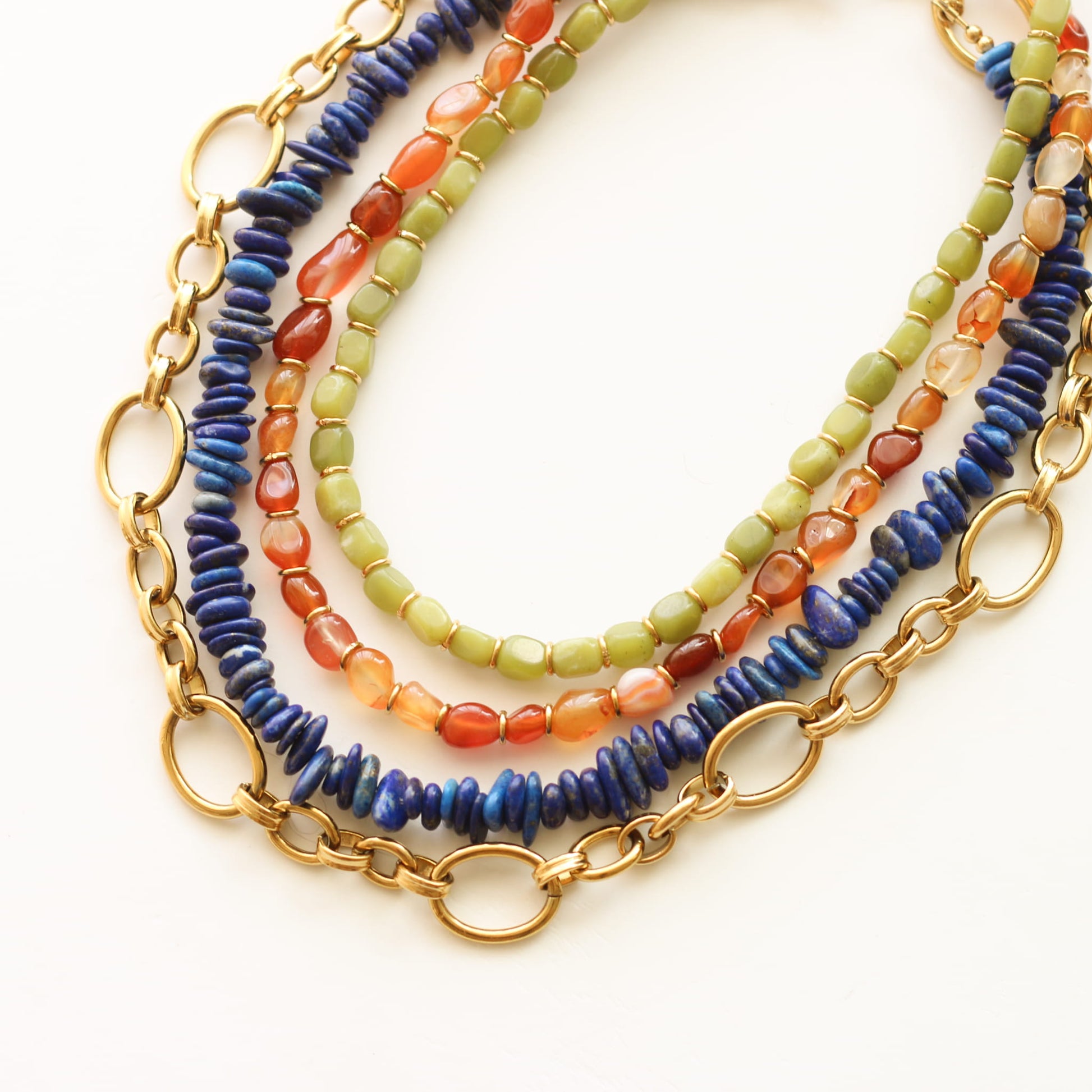 Collier chaîne Cornaline modulable, vue d'ensemble, bijou femme pierres naturelles Mahny.