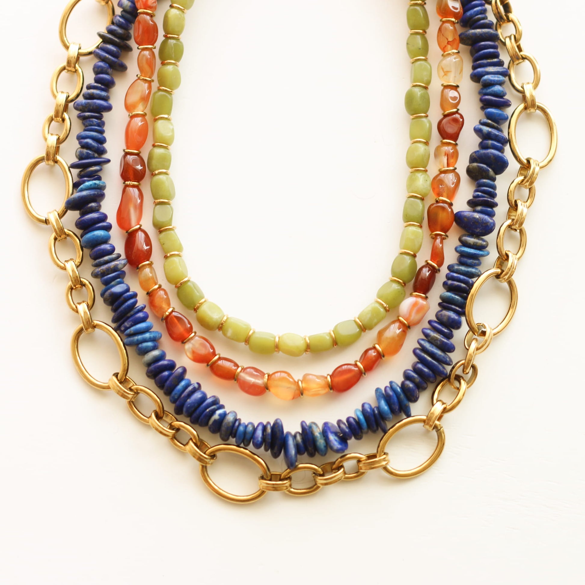 Collier chaîne Jadéite Olive modulable, vue d'ensemble, Mahny pierres assemblées main, Paris.