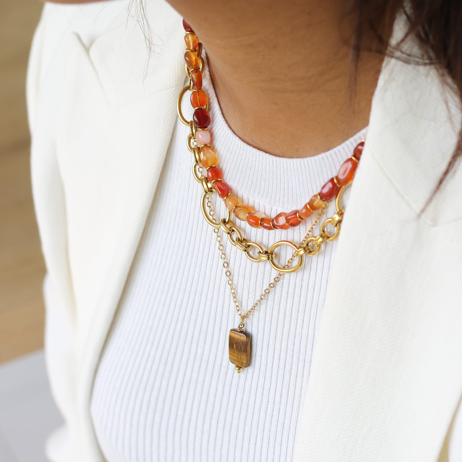 Collier chaîne Anneau, vue à plat, création Mahny bijoux pierres semi-précieuses.