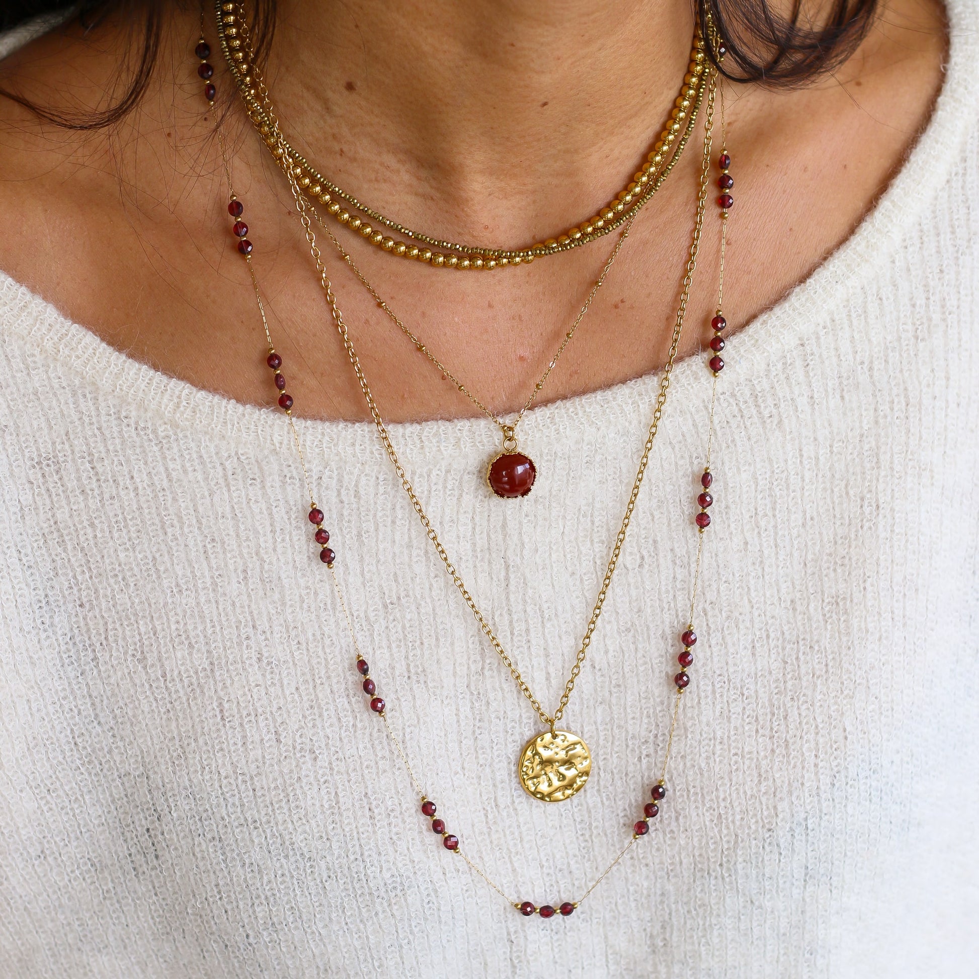 collier assemblé à la main à Paris en acier inoxydable et Cornaline 