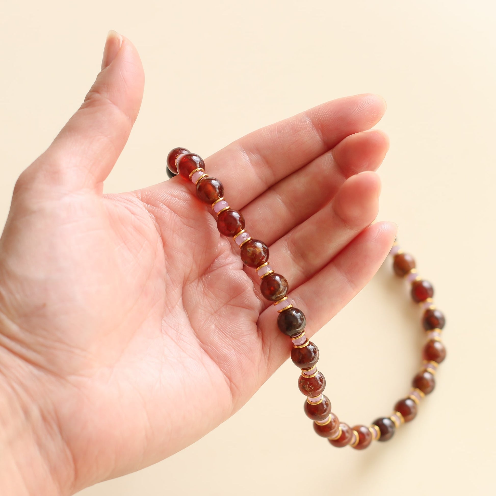 collier assemblé à la main en perles naturelles de Grenat orangé