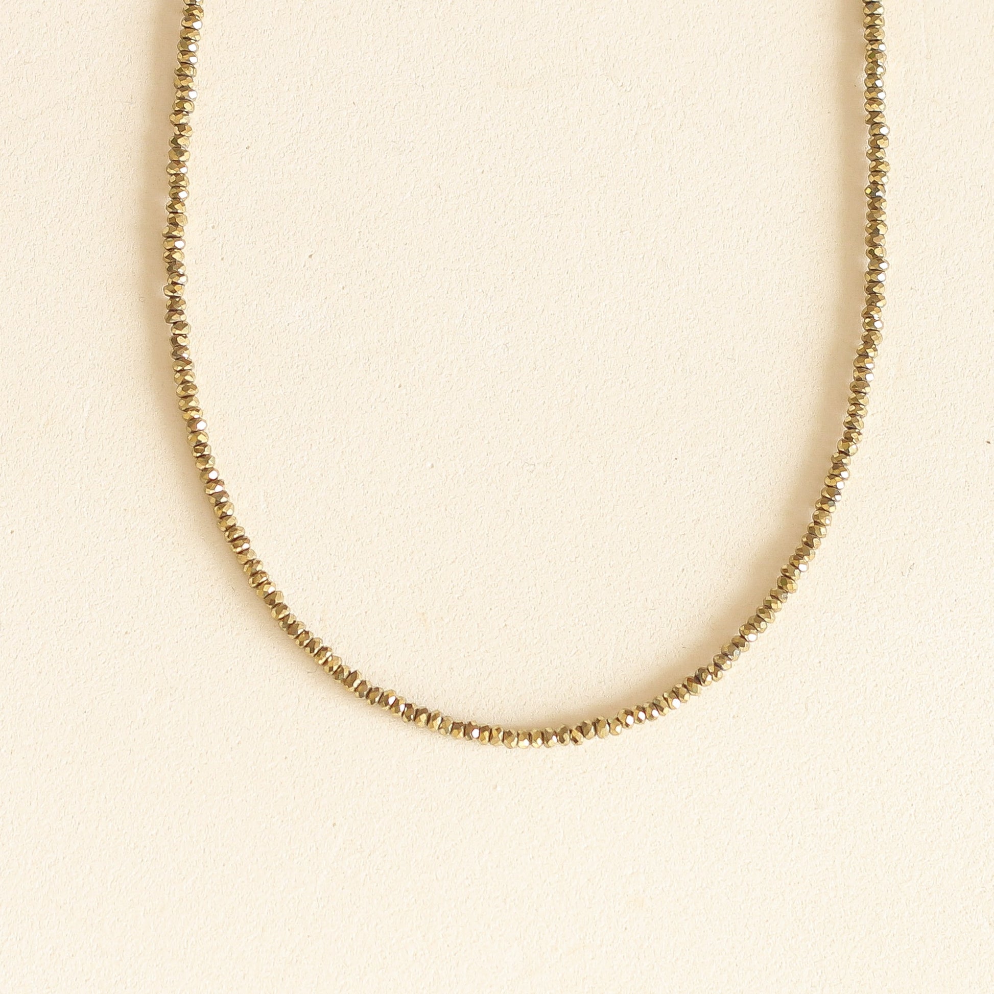 Collier fin Hématite facettée