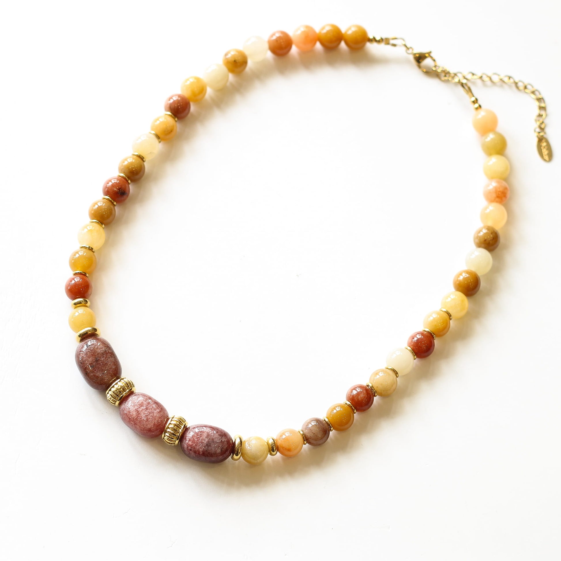 Collier Sunshine Jade Jaune, détail du fermoir signé Mahny, collection Lazuli, pierres naturelles.