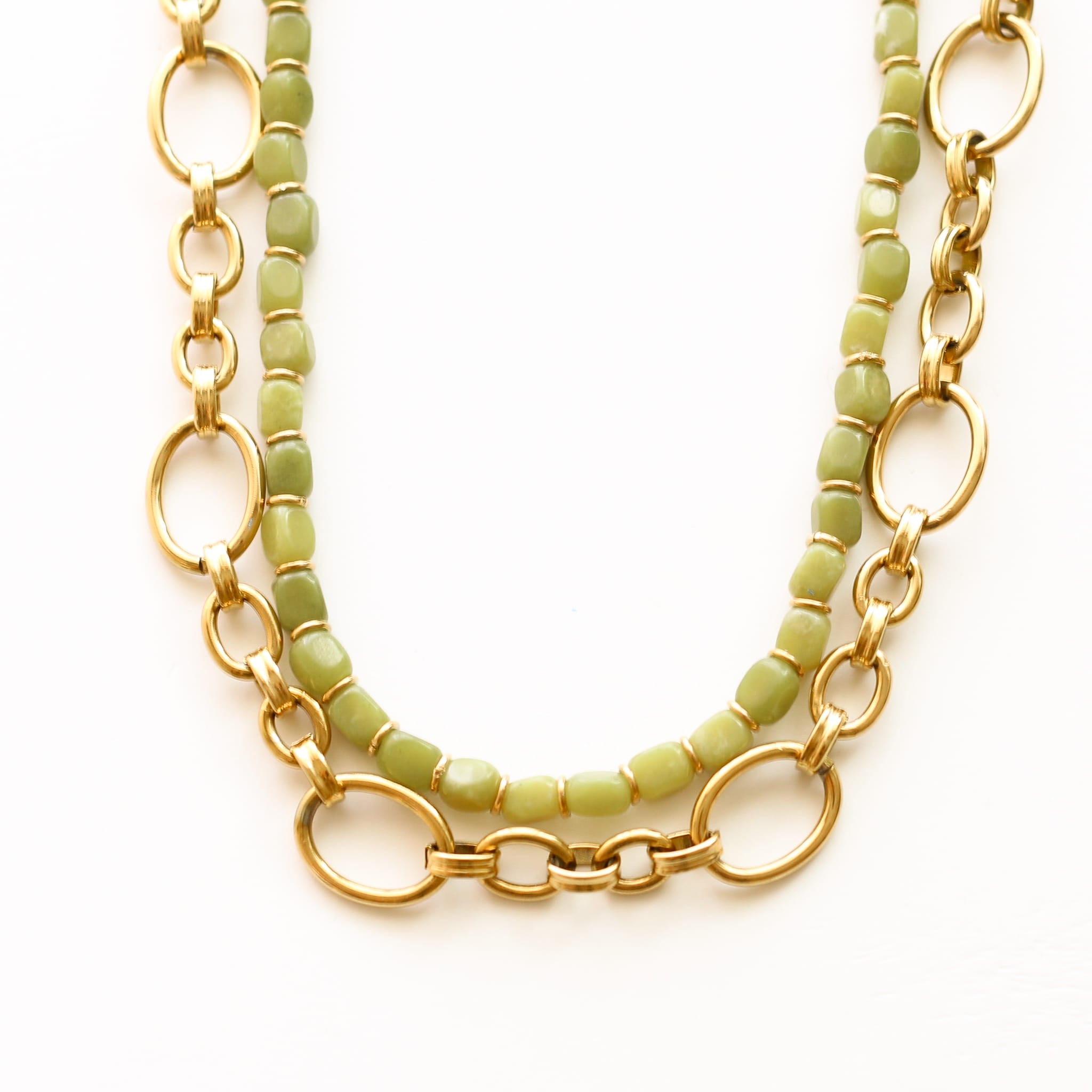 Collier chaîne Jadéite Olive modulable, pierre véritable, signé Mahny.