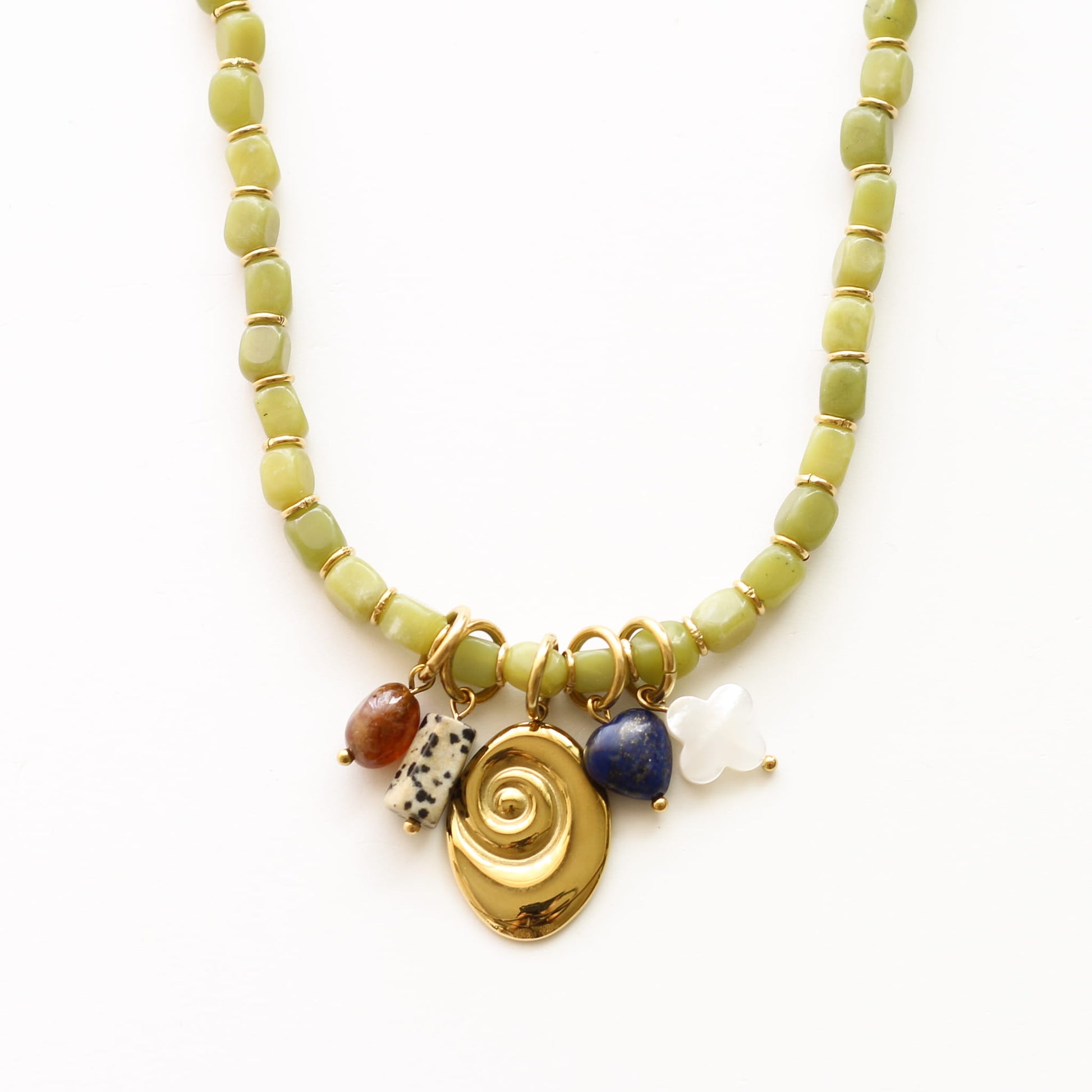 Collier Jadéite Olive gri-gris, création Mahny bijoux pierres semi-précieuses.